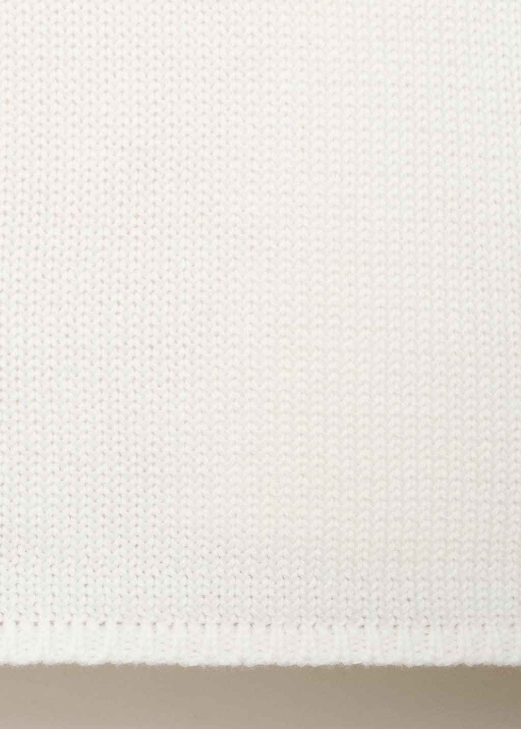 Knitted top with drawstring