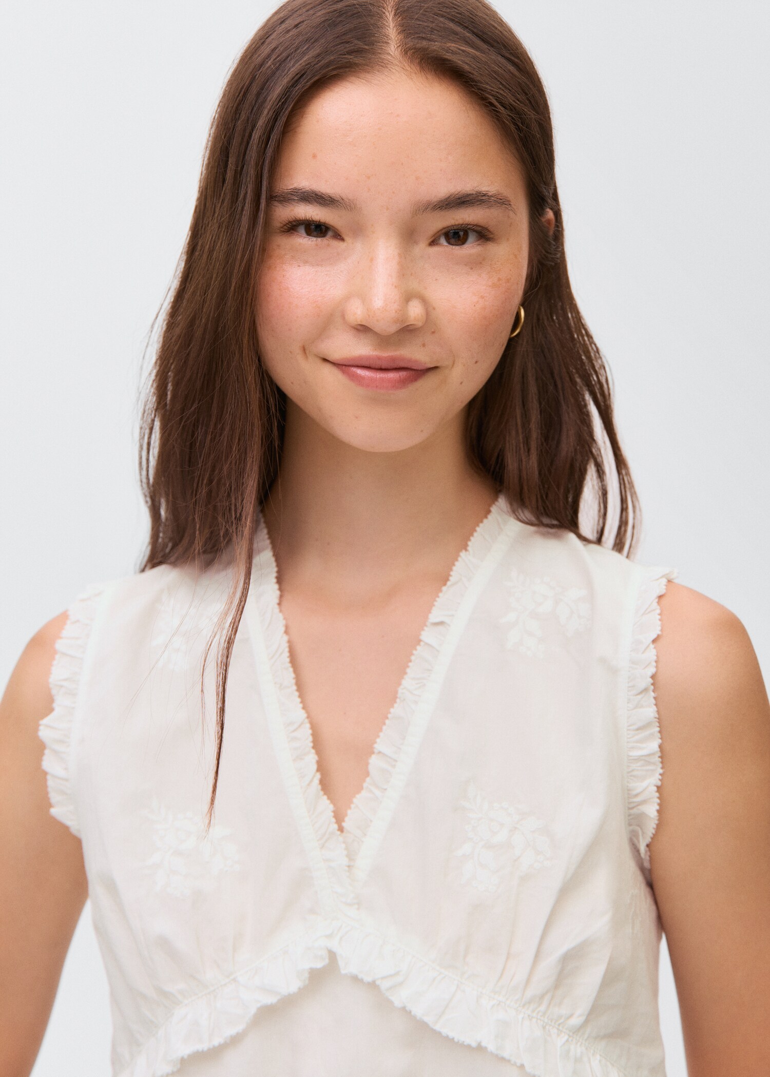 Ruffled embroidered blouse - Details of the article 1
