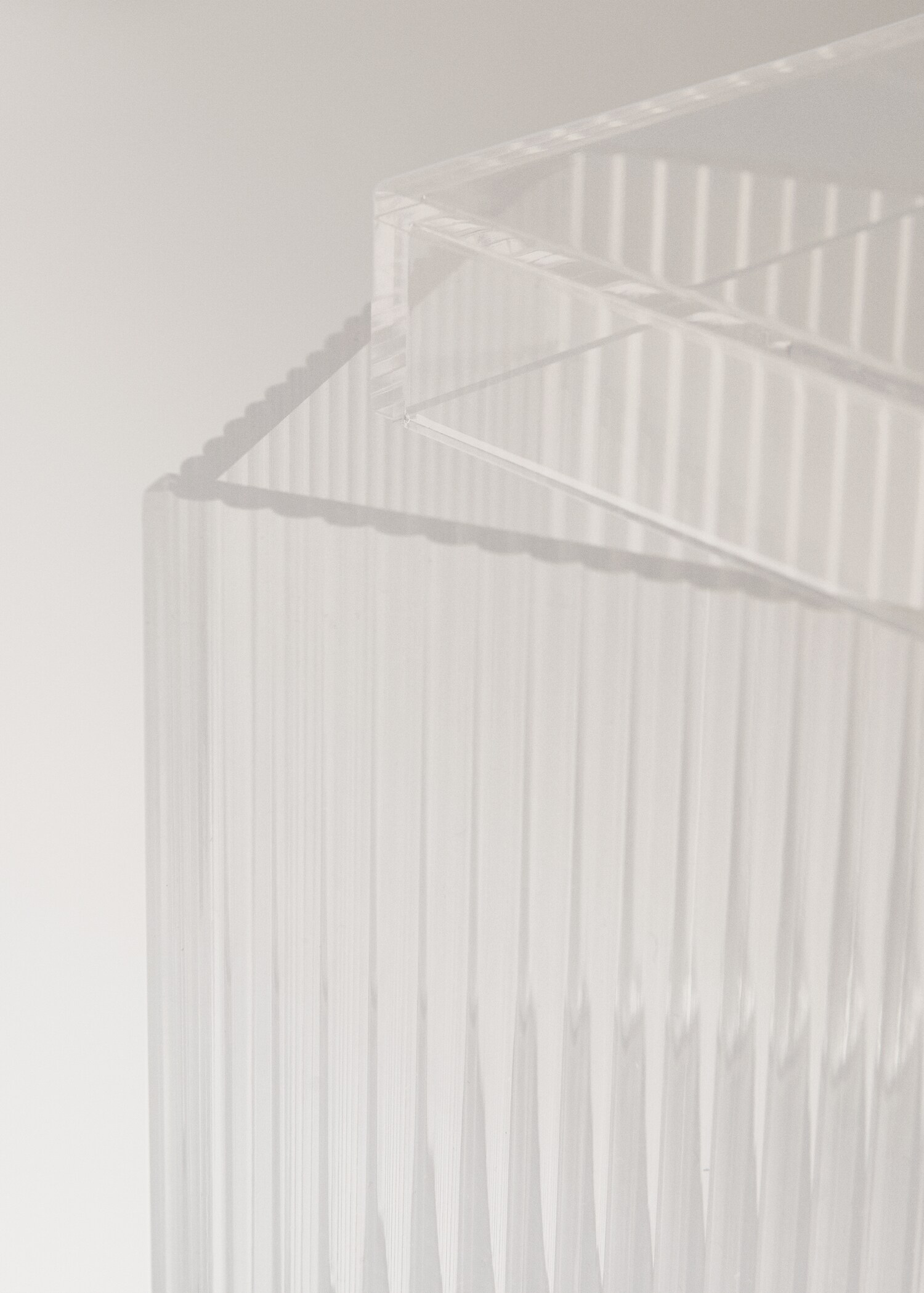 Small transparent box - Details of the article 2