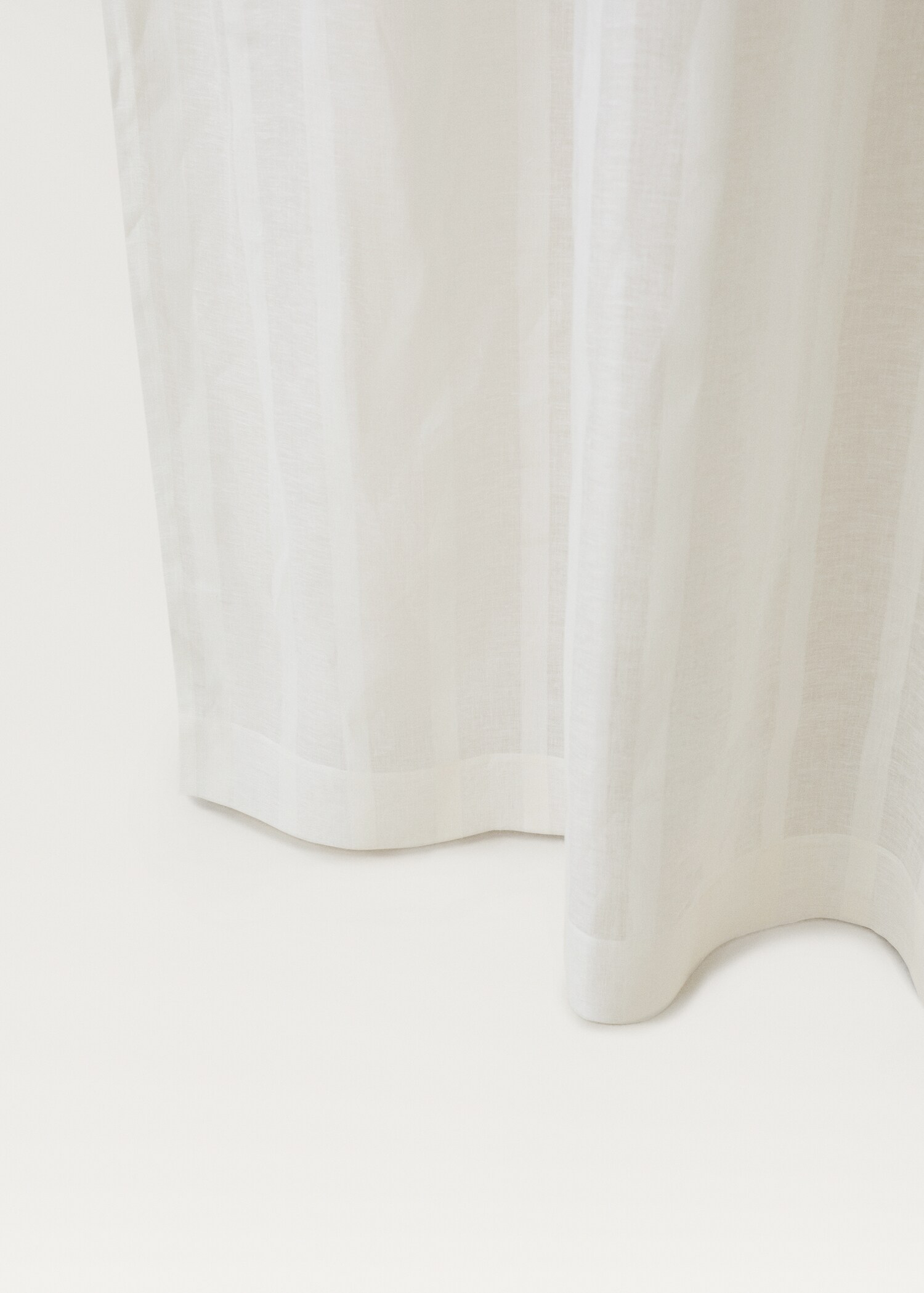 Linen curtain with striped design - Details of the article 2