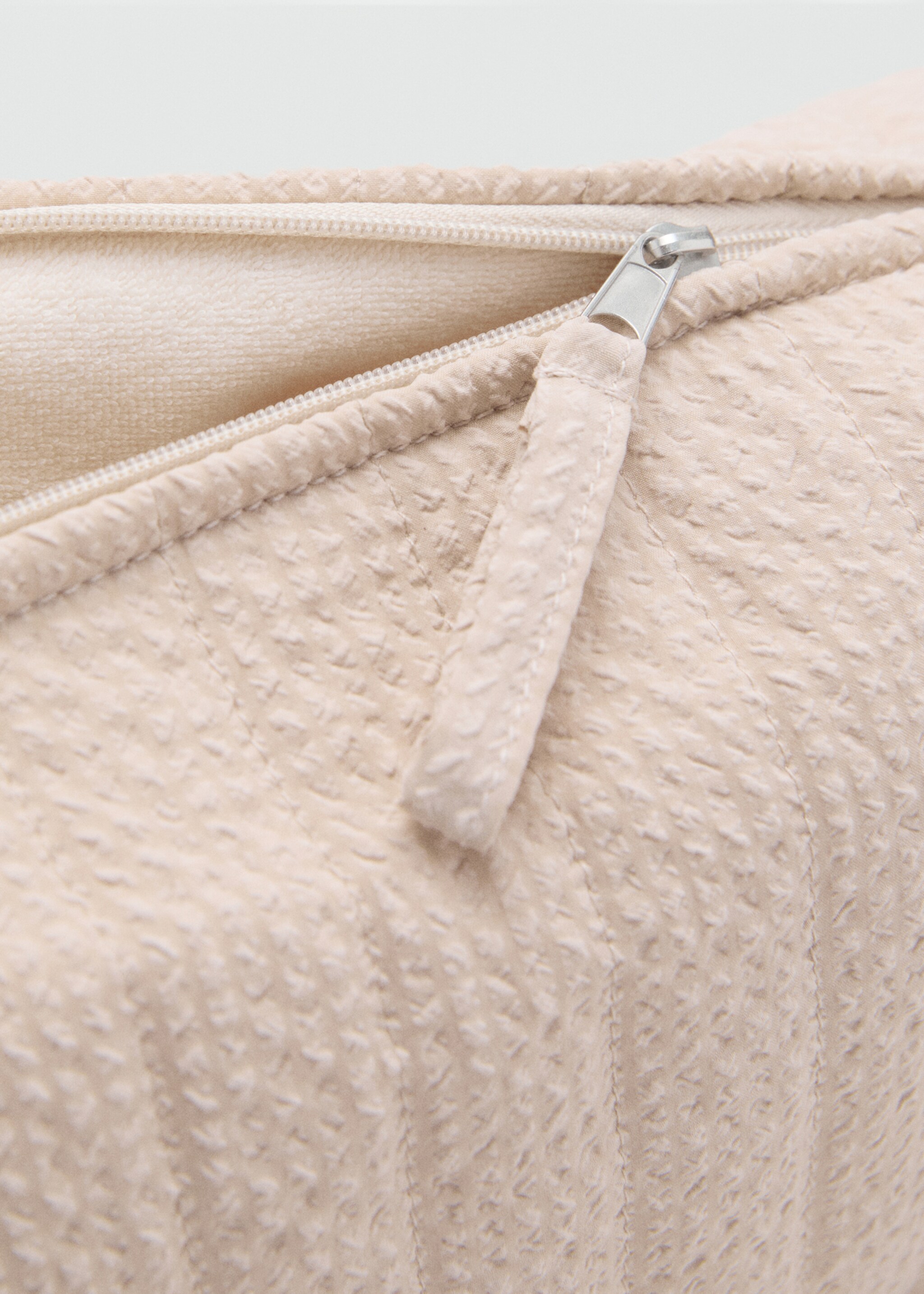 Cosmetic bag cuadrosn - Details of the article 2, Sand. Ref: 17073316-00.