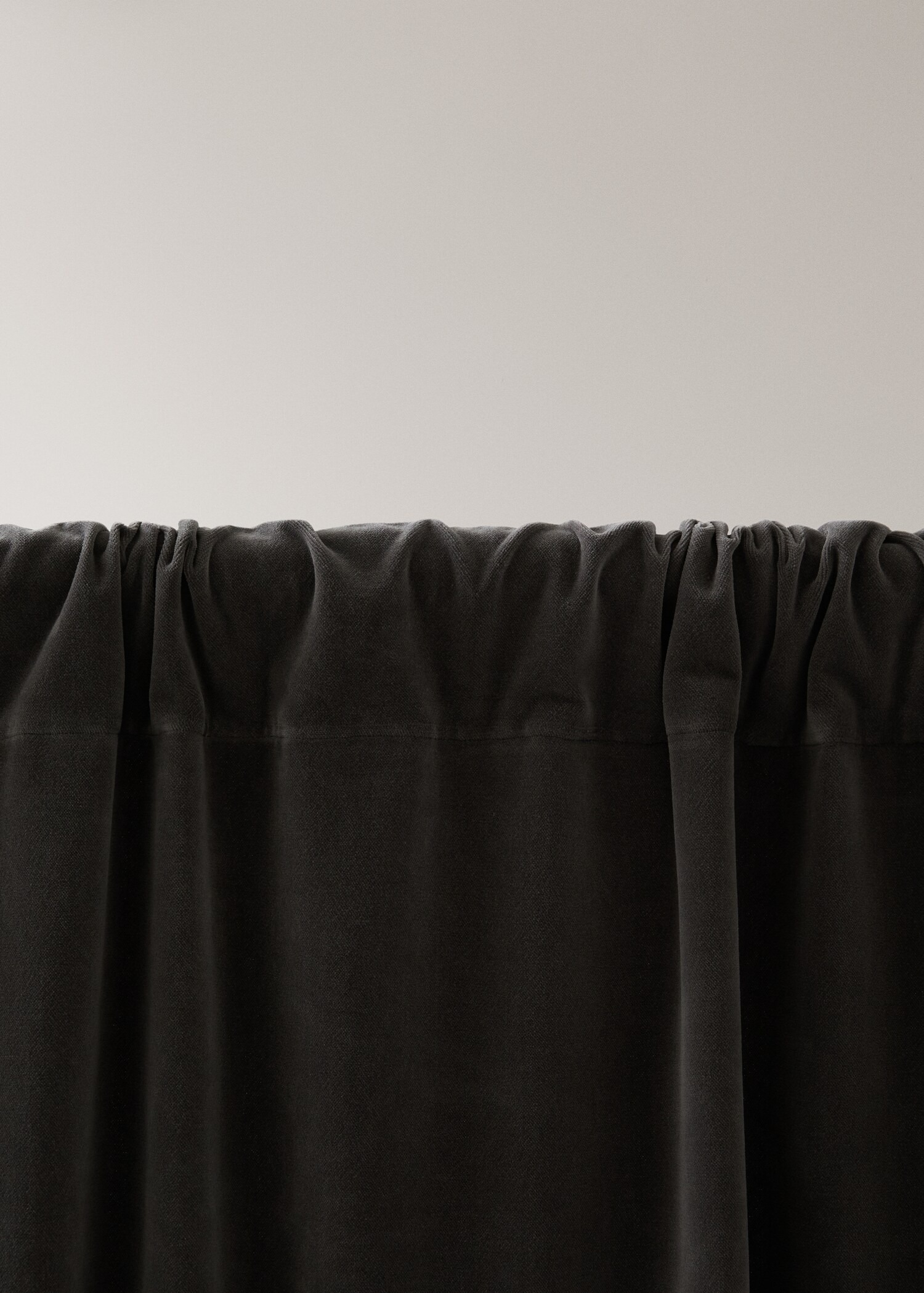 Velvet curtain - Details of the article 1