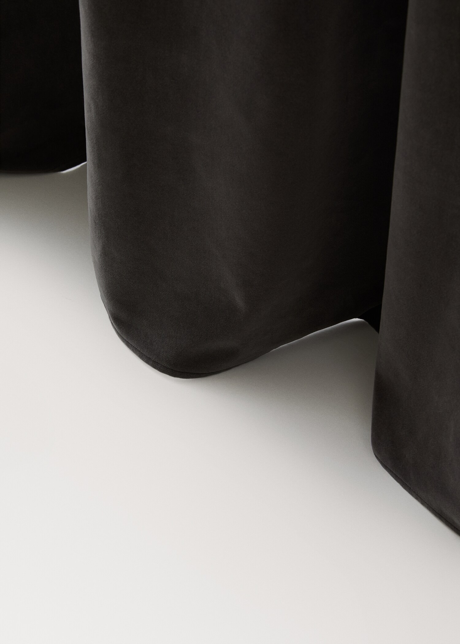 Velvet curtain - Details of the article 4