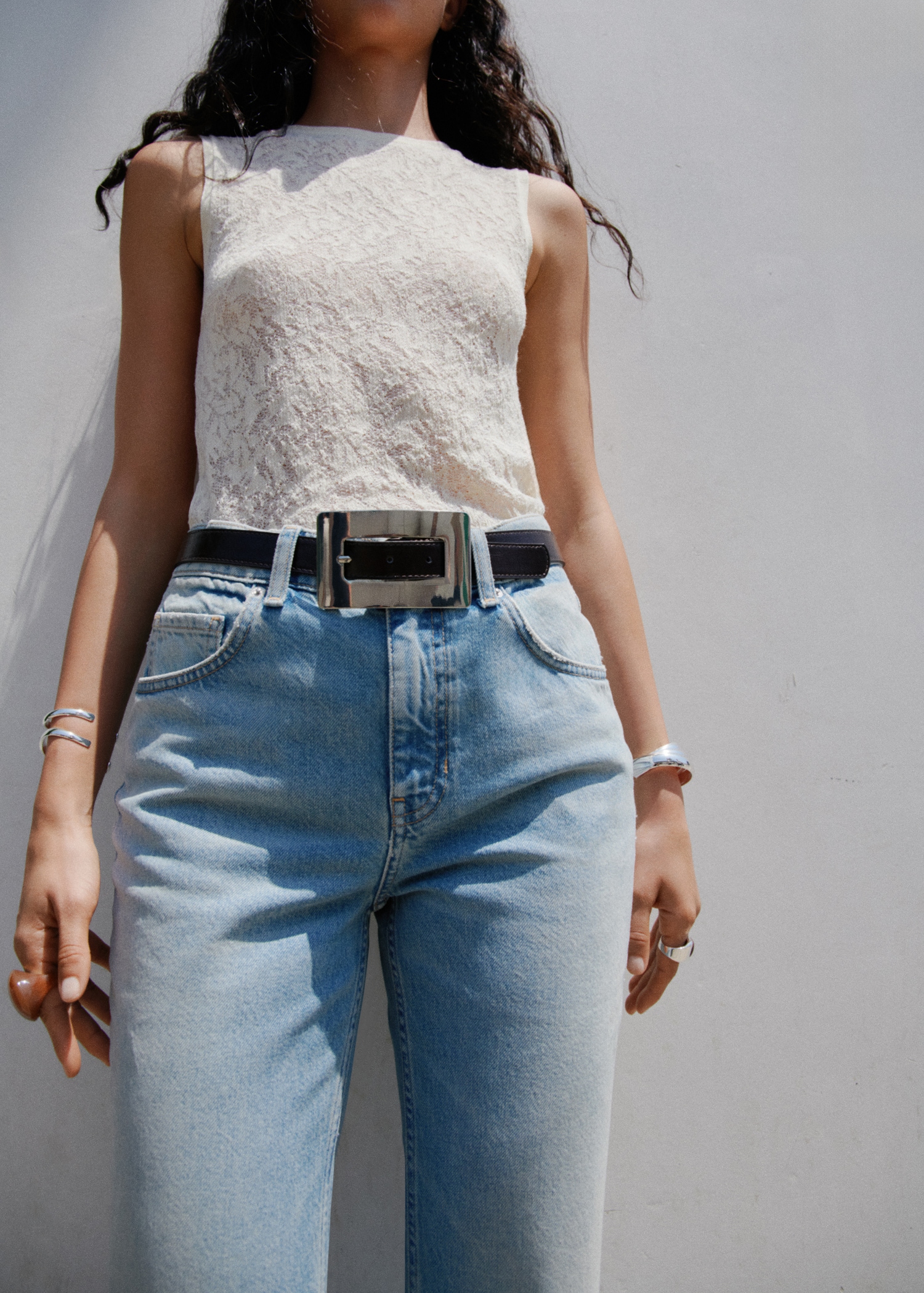 Mid-rise flared jeans - Details of the article 1