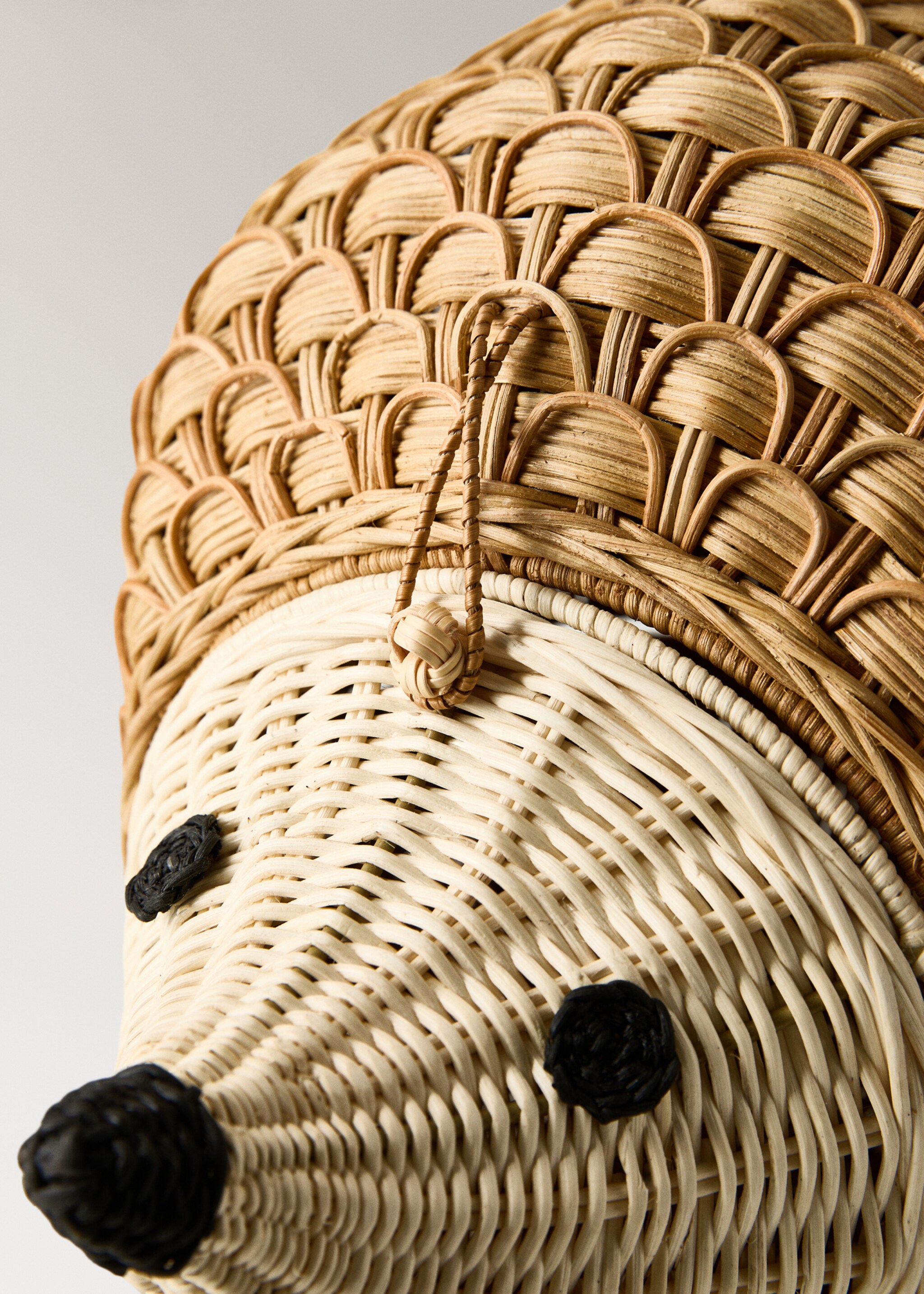 Rattan hedgehog children’s basket - Details of the article 2, Brown. Ref: 17073321-00.