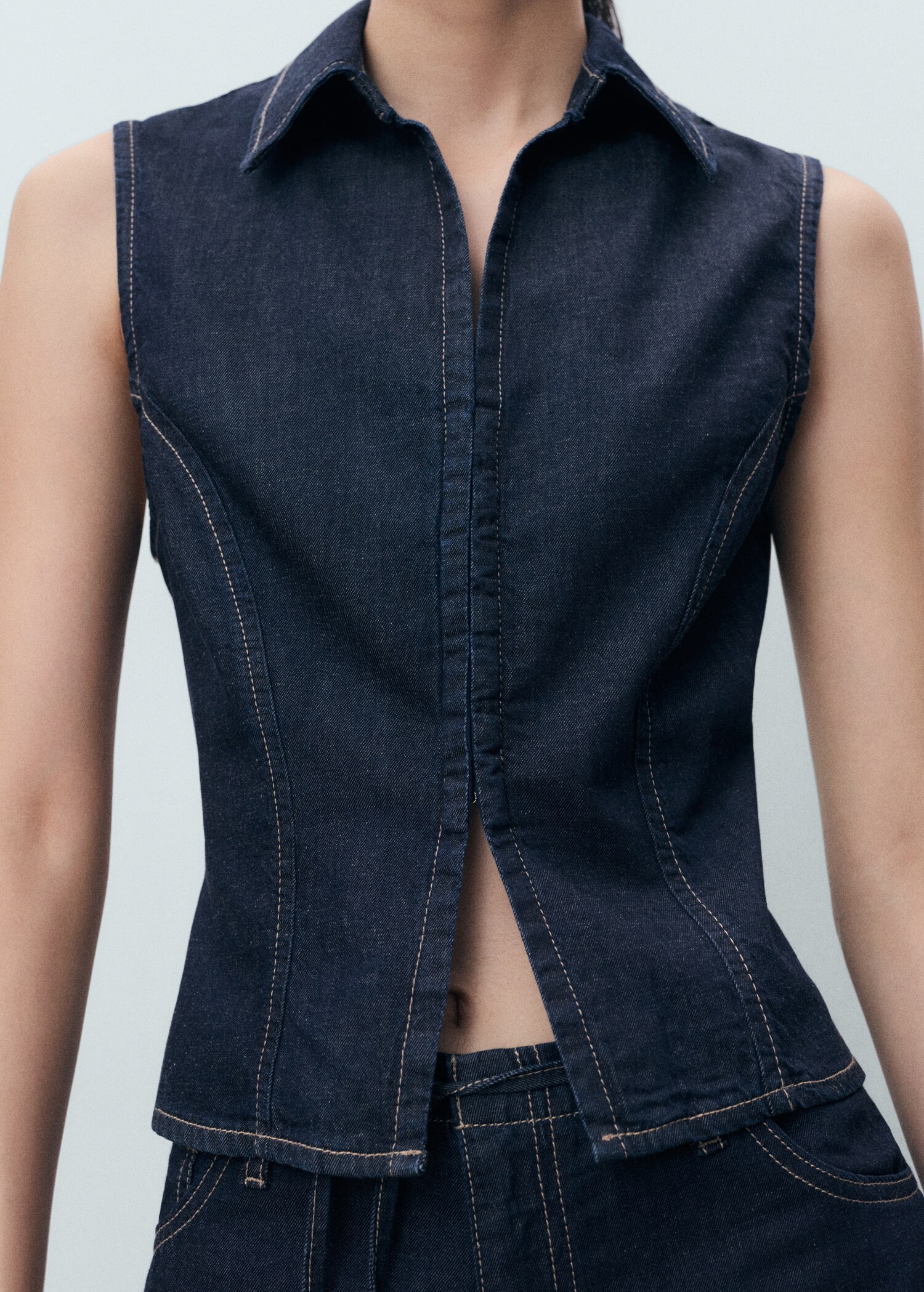 Denim top with contrast stitching - Details of the article 1