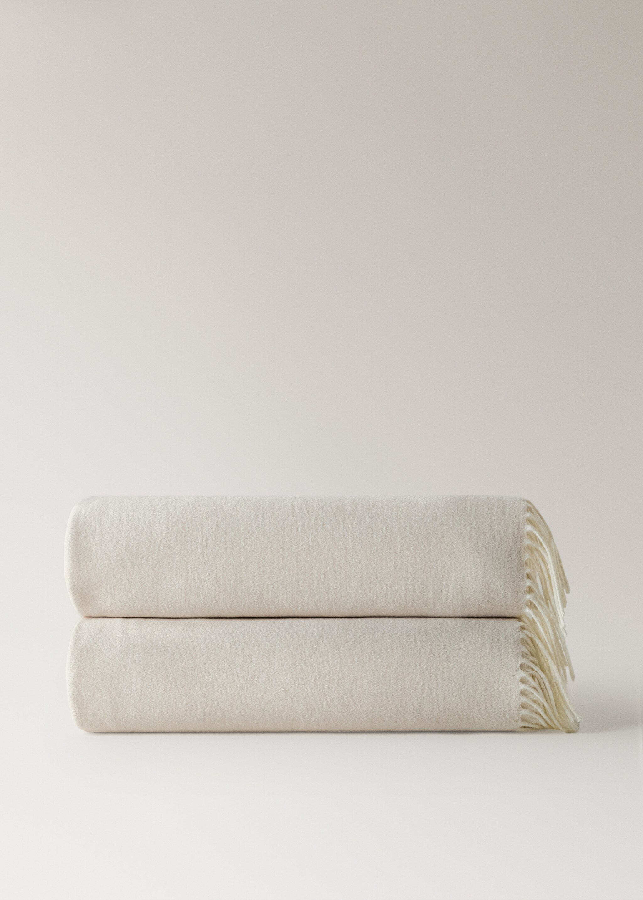 Double-sided cotton blanket with fringes - Article without model, Sand. Ref: 17073335-00.