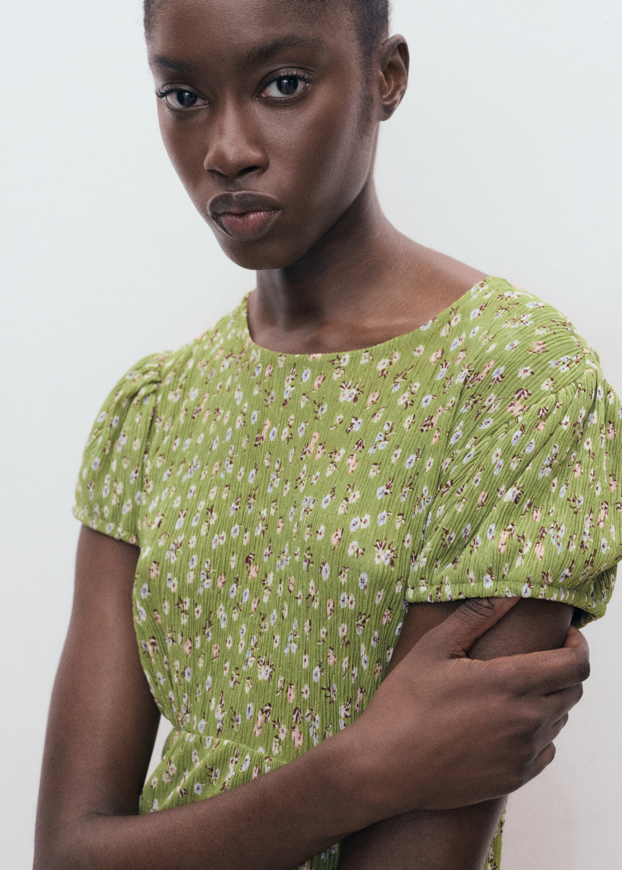 Long floral dress with opening - Details of the article 1