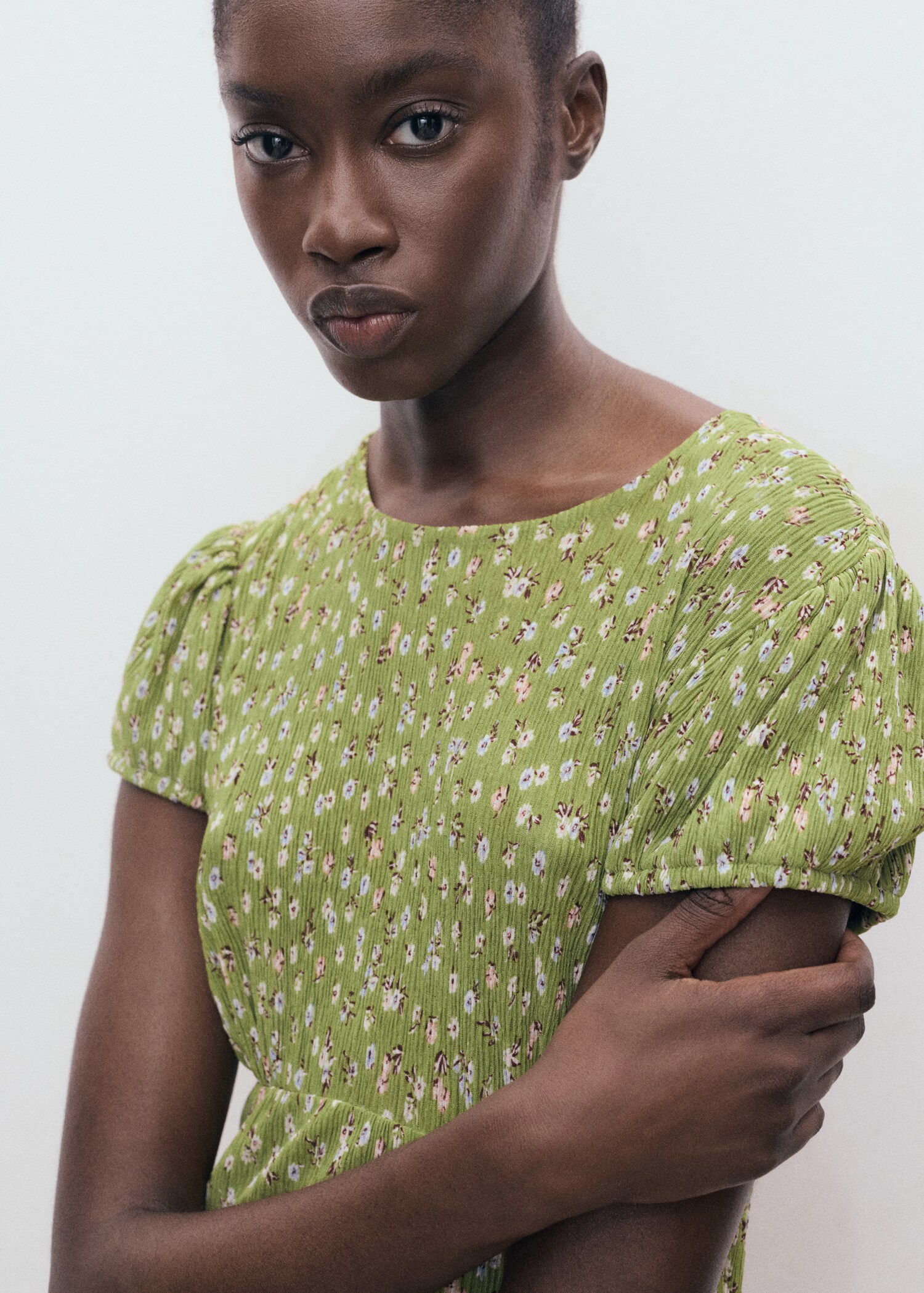 Long floral dress with opening - Details of the article 1