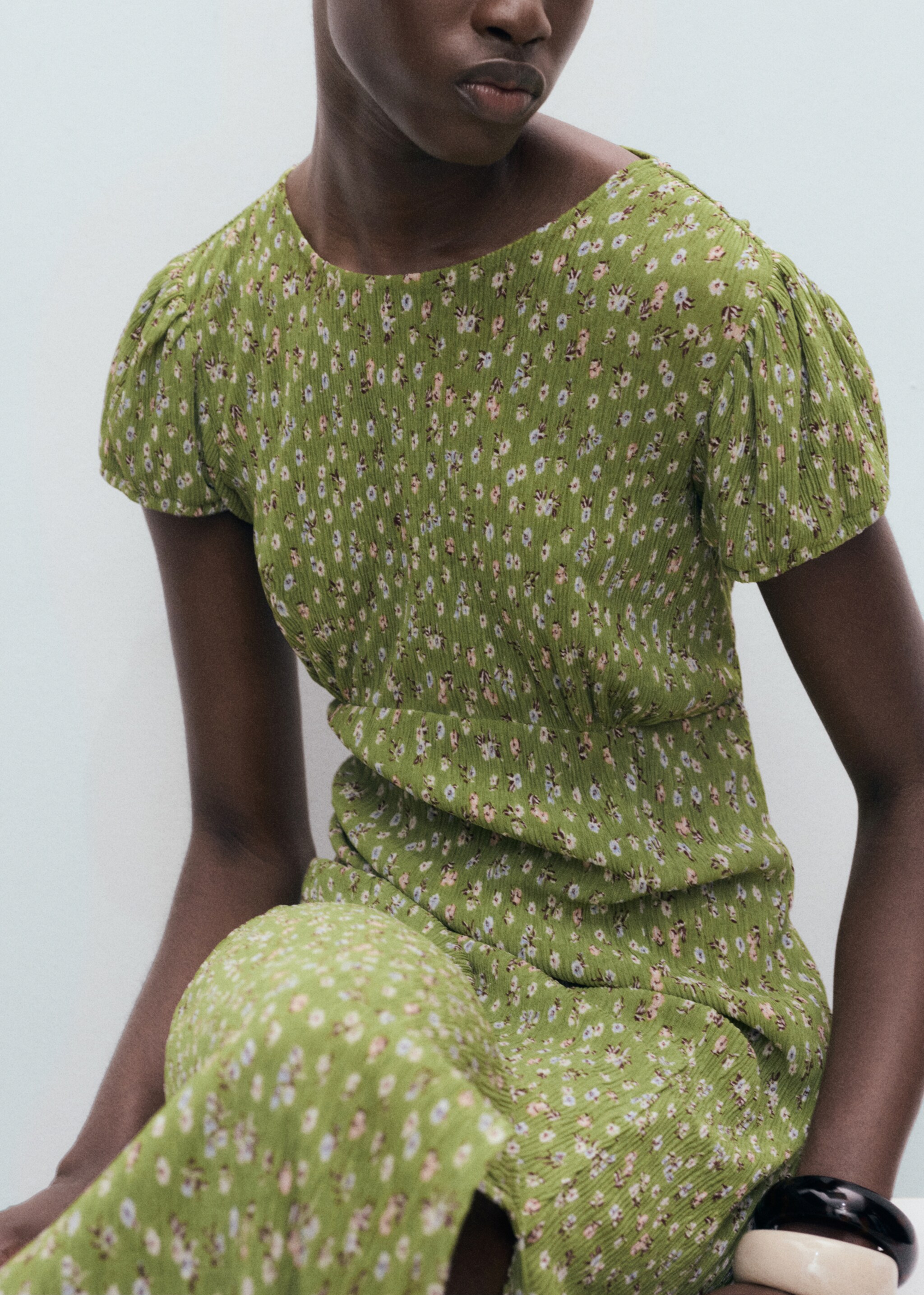 Long floral dress with opening - Details of the article 2