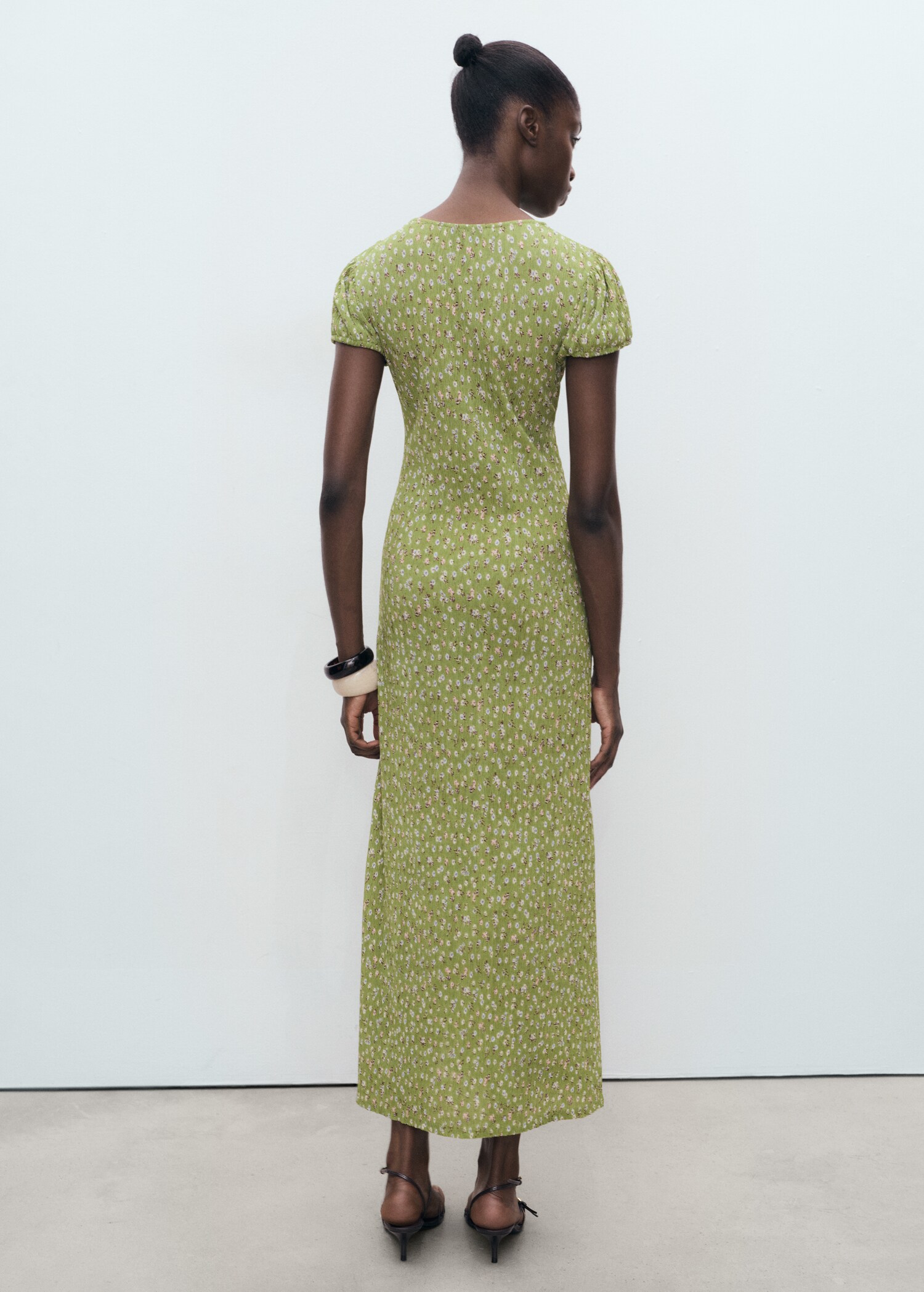 Long floral dress with opening - Reverse of the article