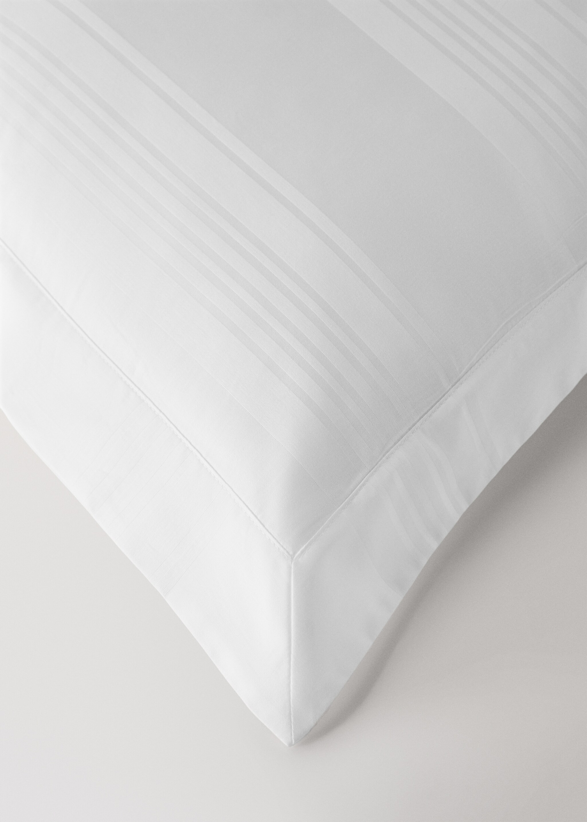 Deux taies d’oreiller coton satin 300 fils rayures 60x60 cm - Détail de l'article 2