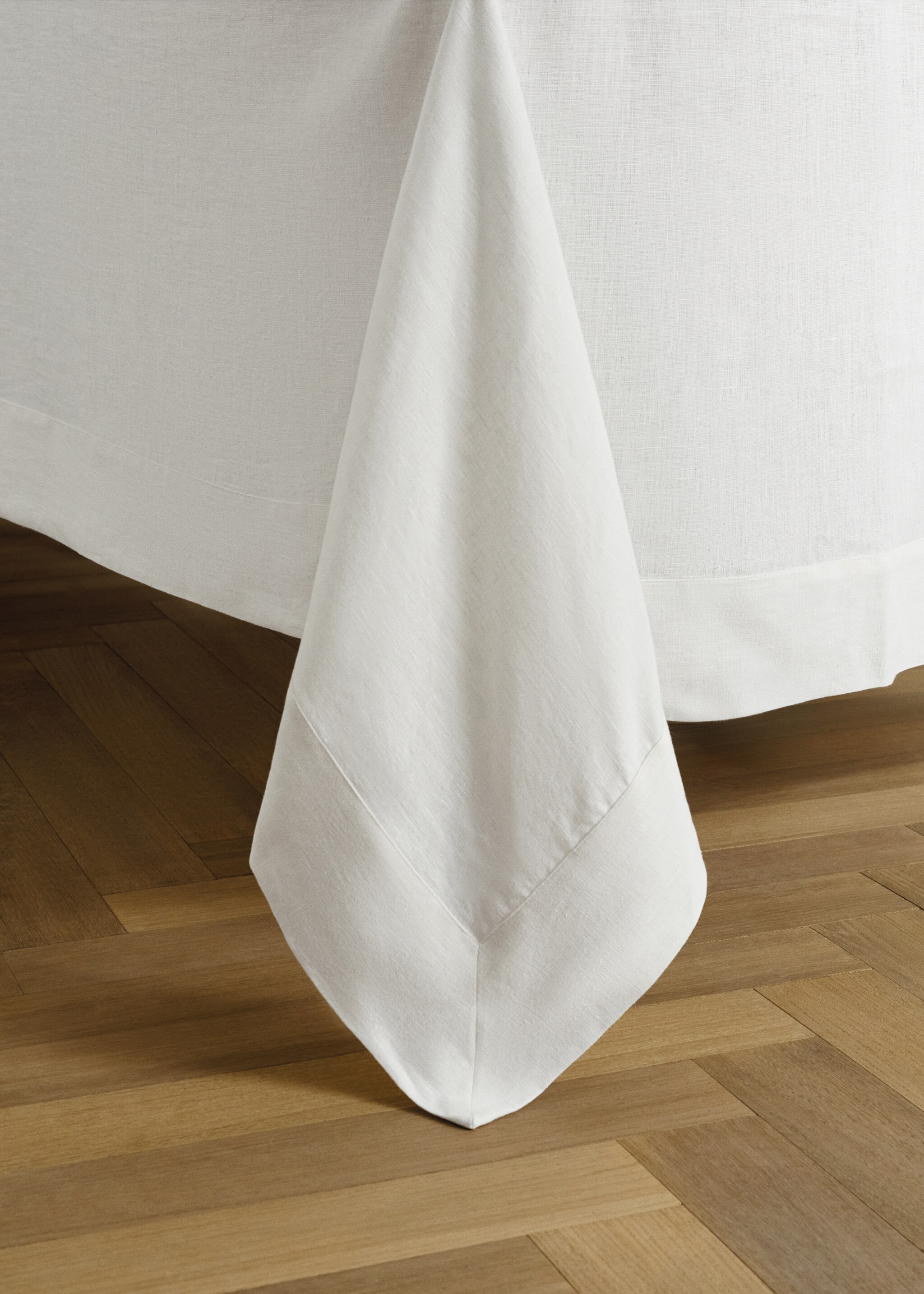 Linen tablecloth for 6 to 8 diners - Details of the article 8