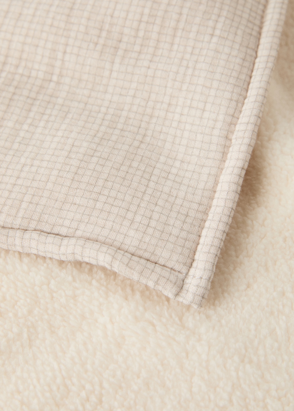 Reversible children’s fleece blanket