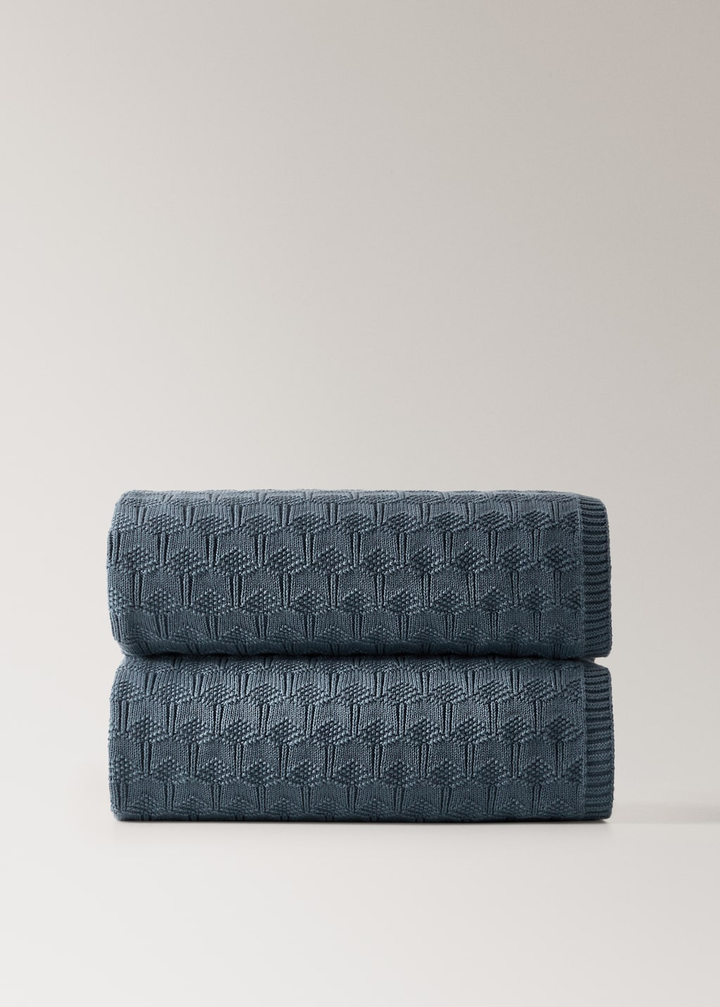 100% cotton children's blanket with eyelet detail