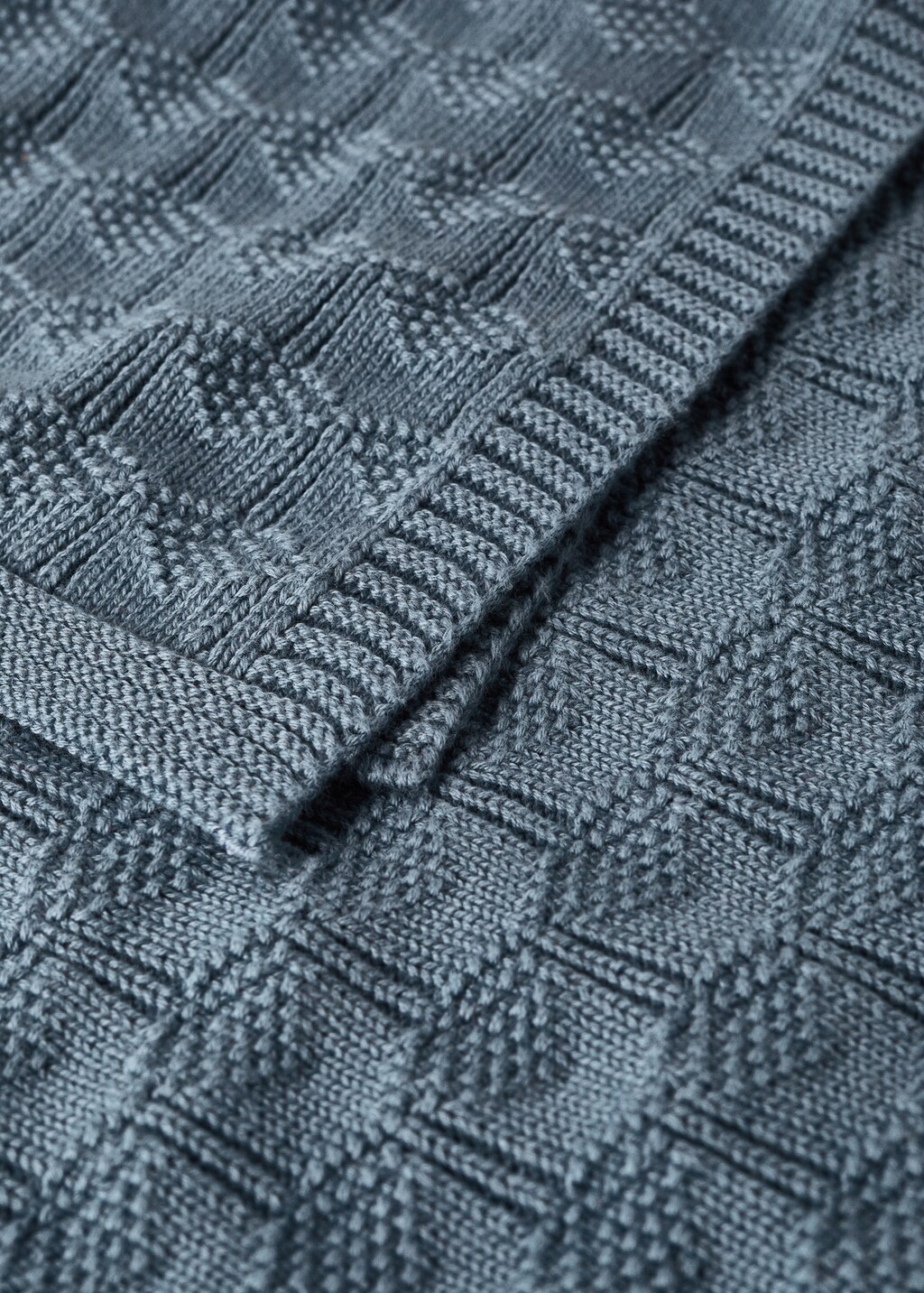 100% cotton children's blanket with eyelet detail