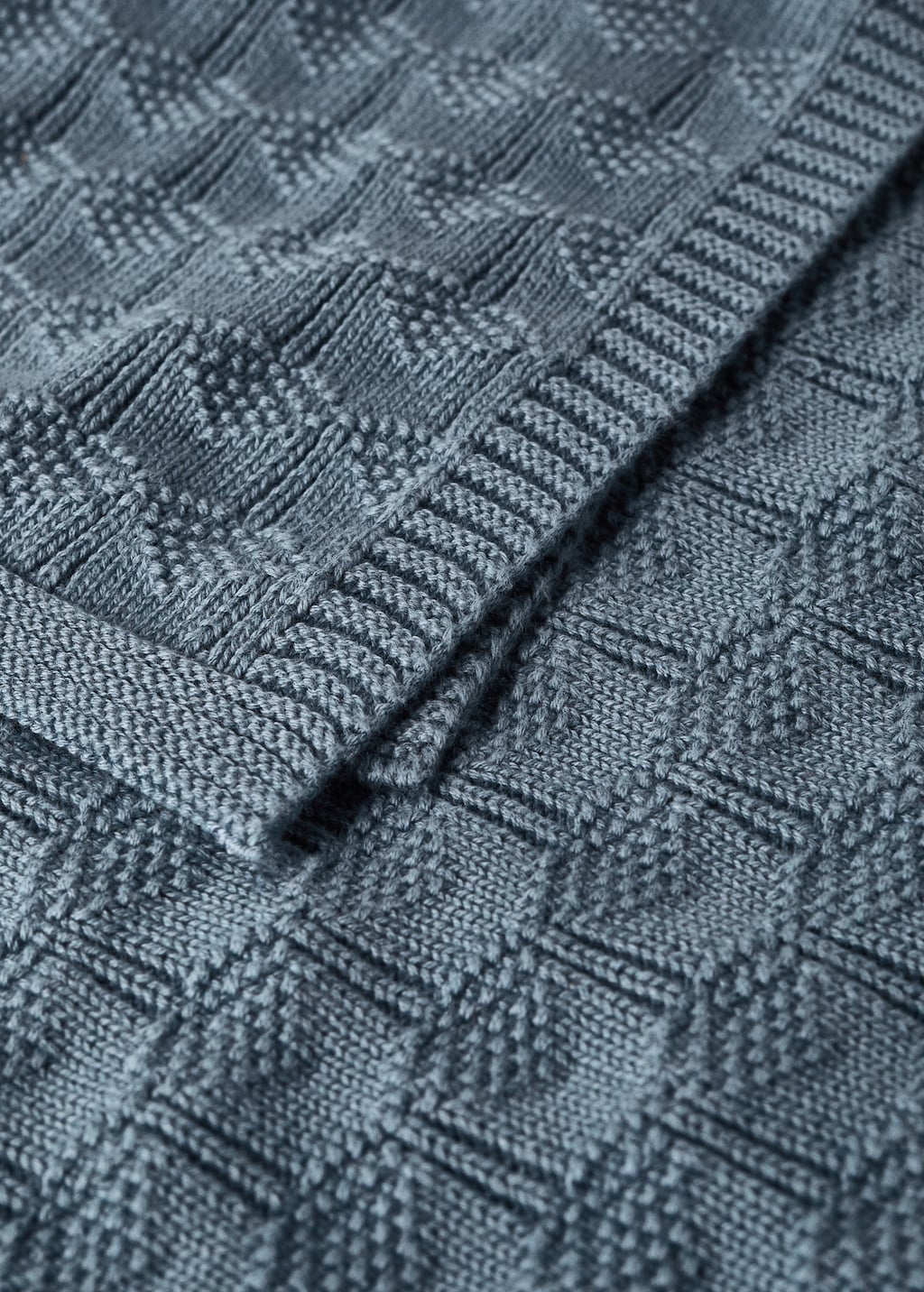 100% cotton children's blanket with eyelet detail