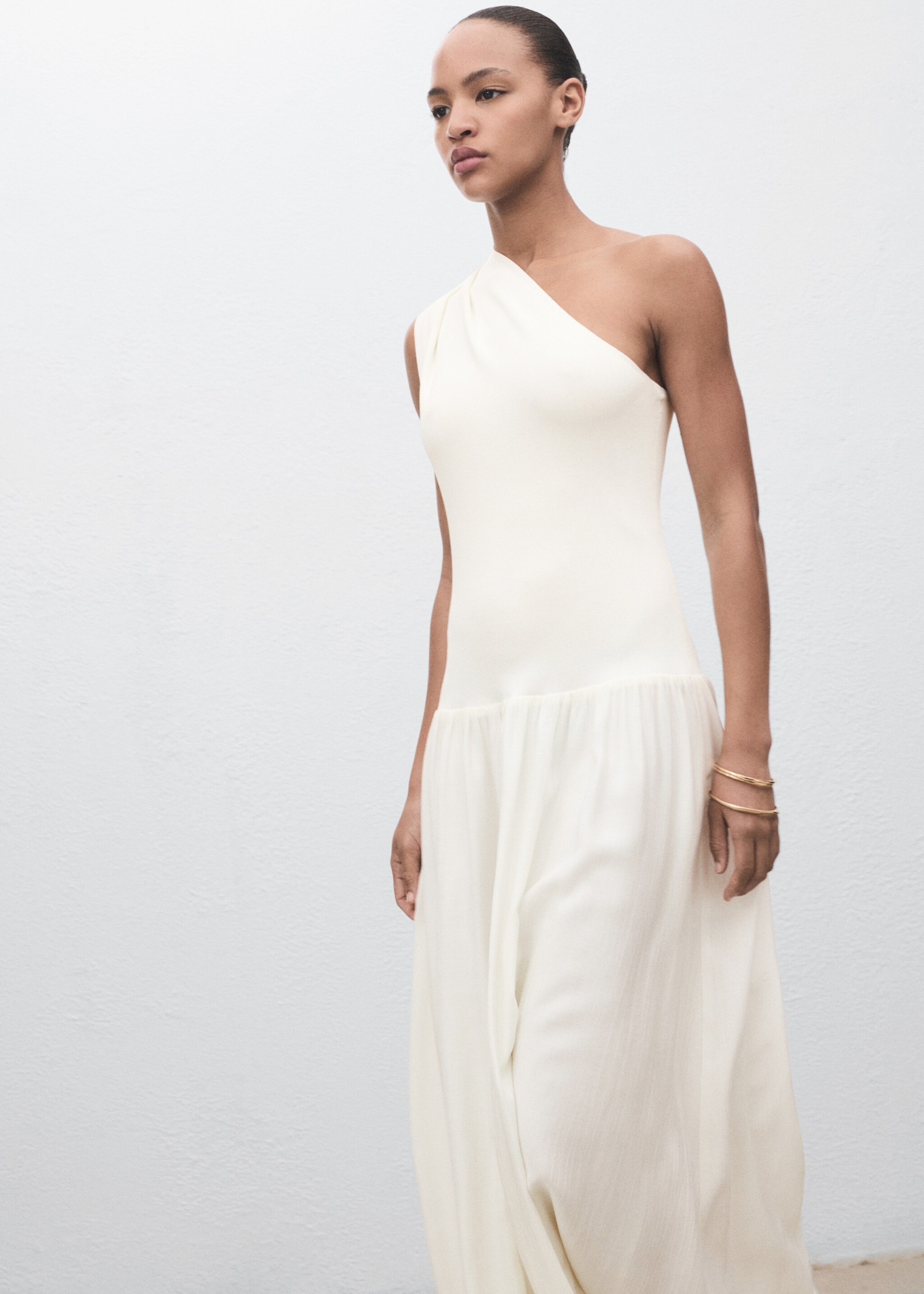 Vestido de malha combinado assimétrico - Plano médio, Cru. Ref: 17074081-00.