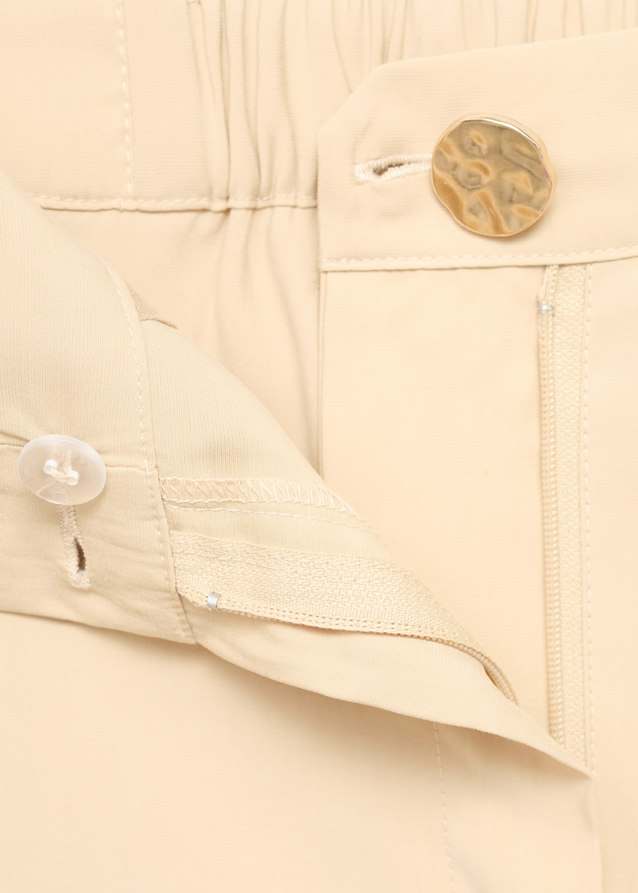 Straight-fit pleated trousers - Details of the article 8, Sand. Ref: 17074087-00.