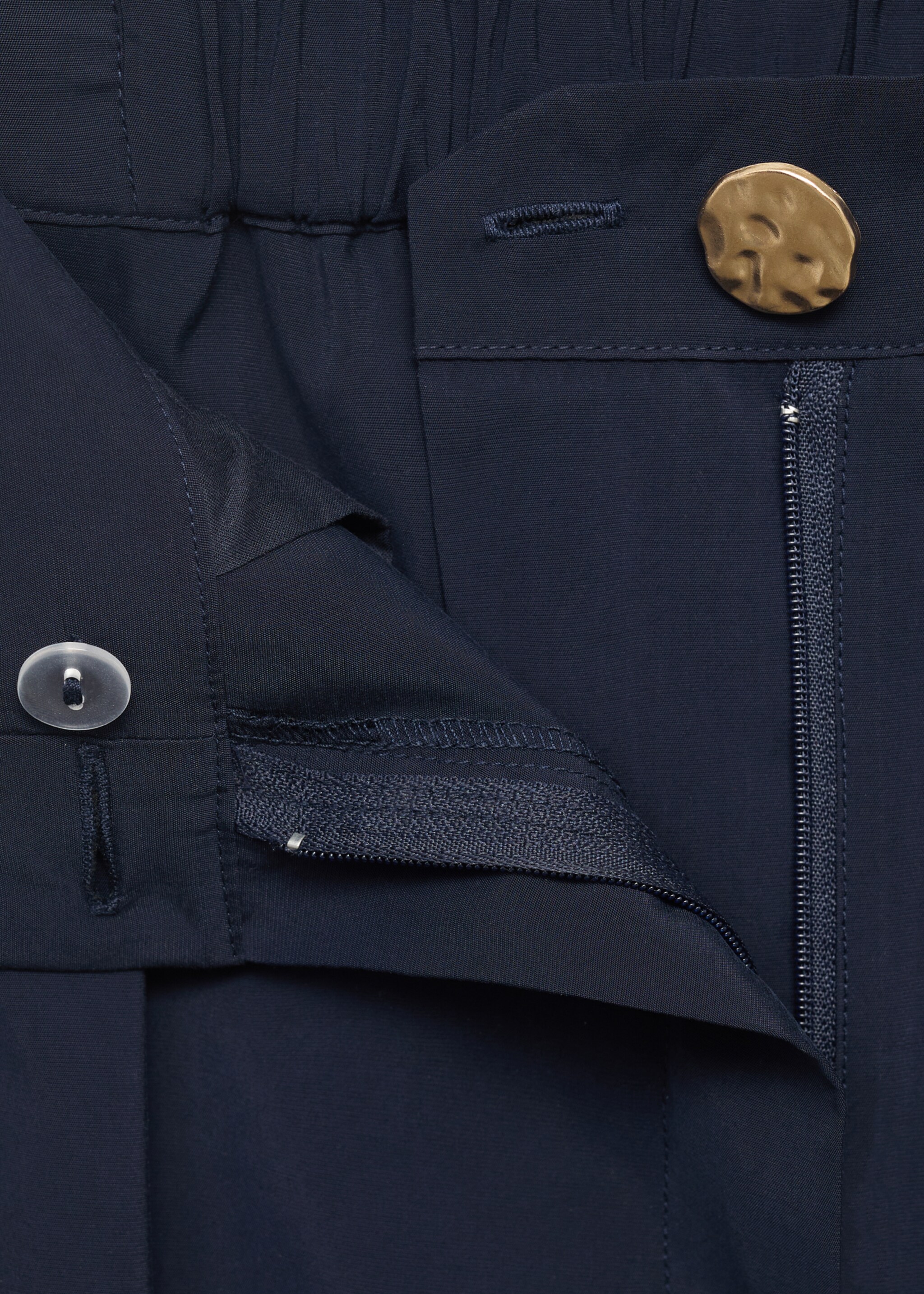 Straight-fit pleated trousers - Details of the article 8, Navy. Ref: 17074087-00.