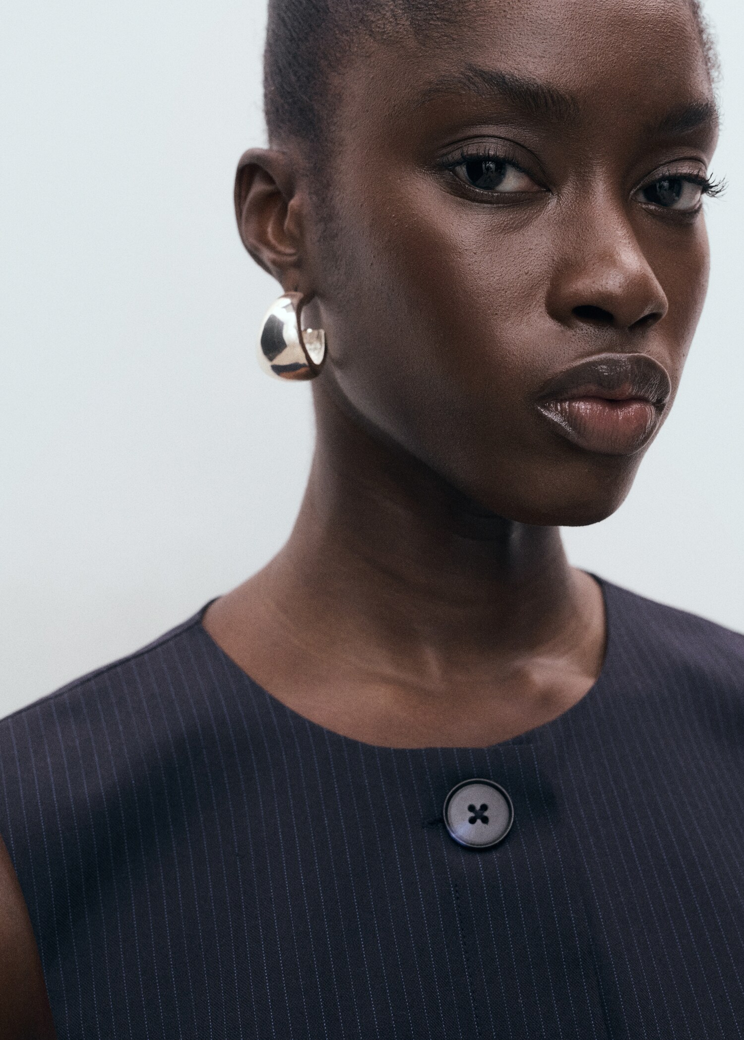 Pinstriped top with balloon effect - Details of the article 1