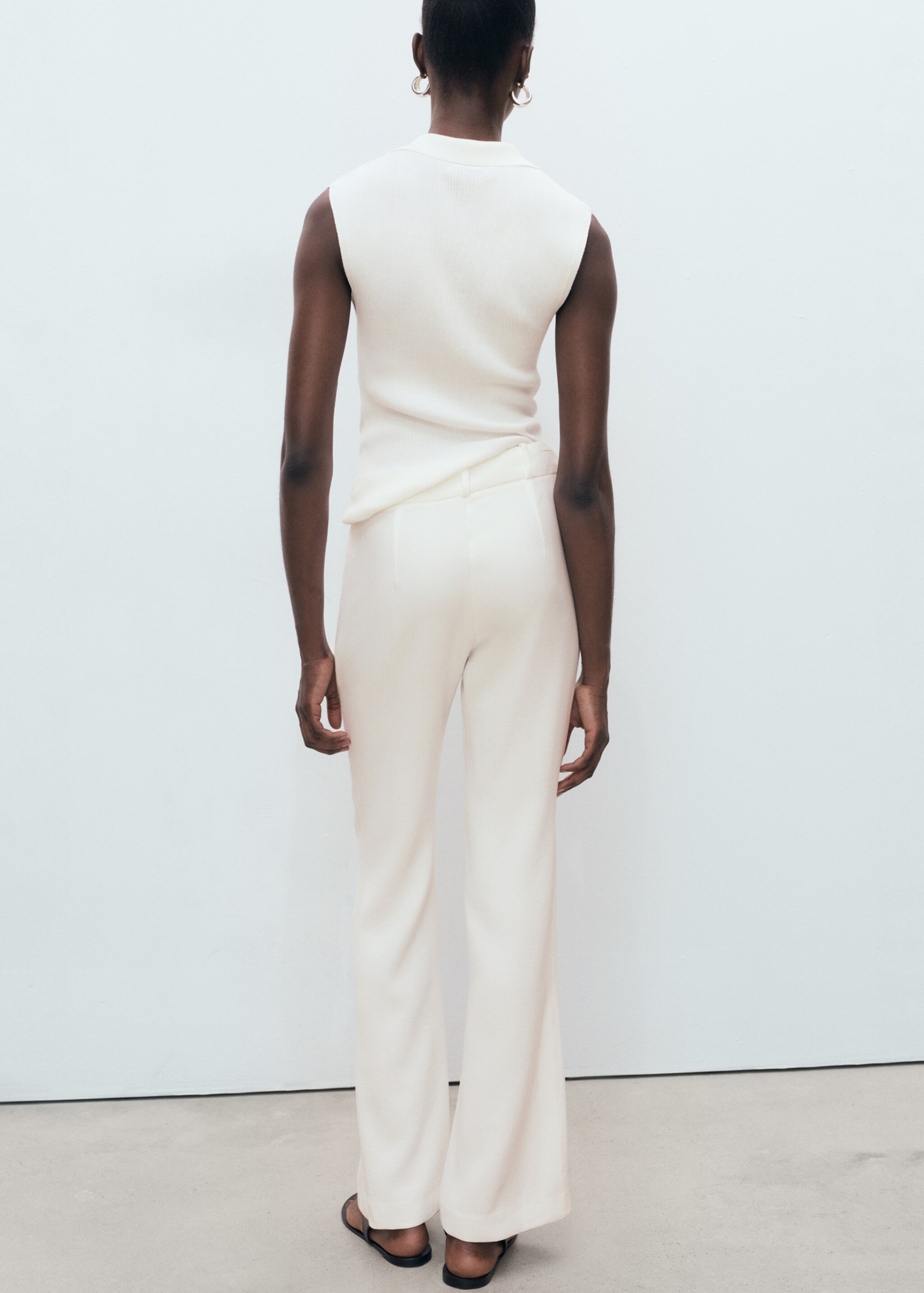 Straight-fit long trousers - Reverse of the article