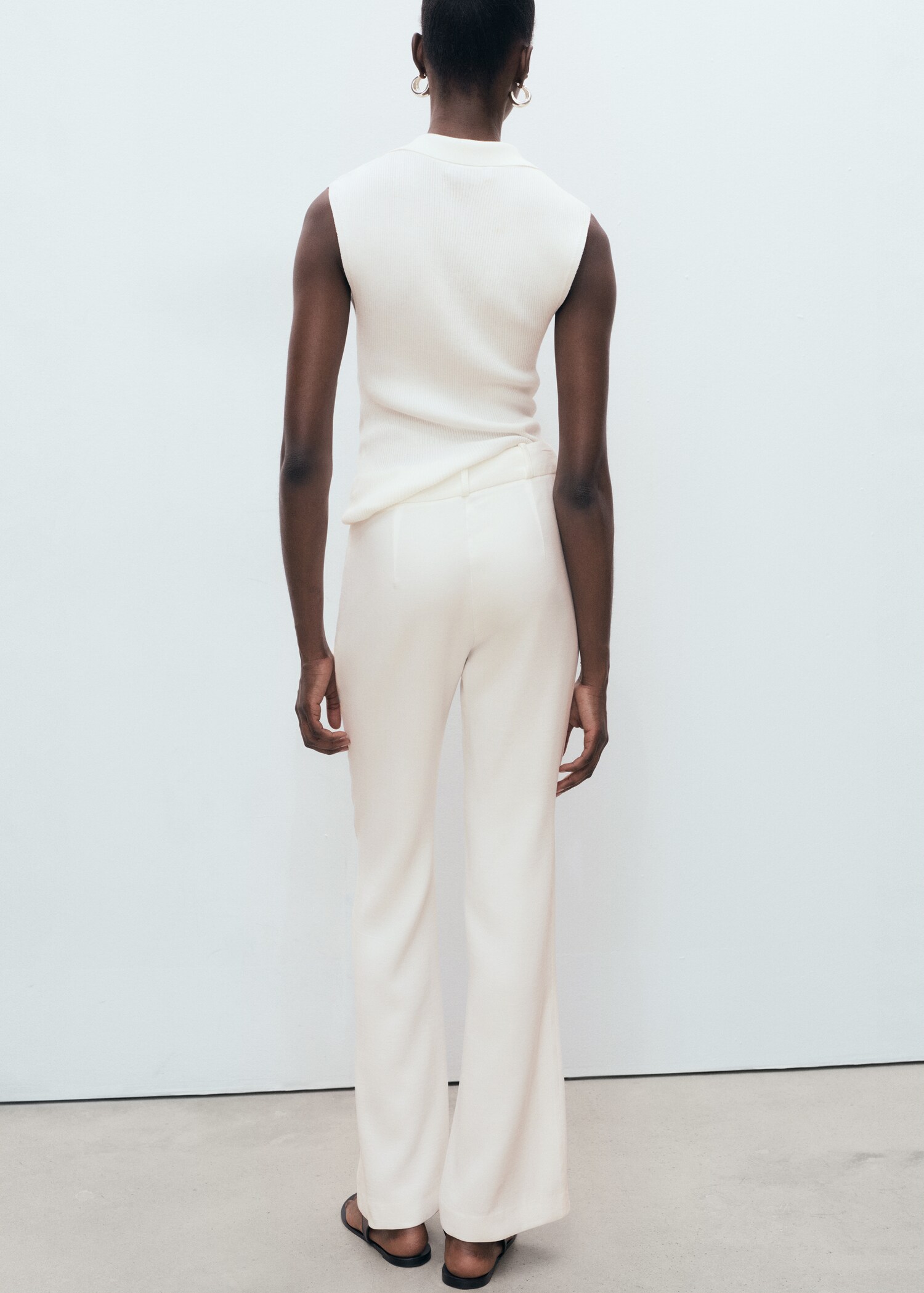 Straight-fit long trousers - Reverse of the article