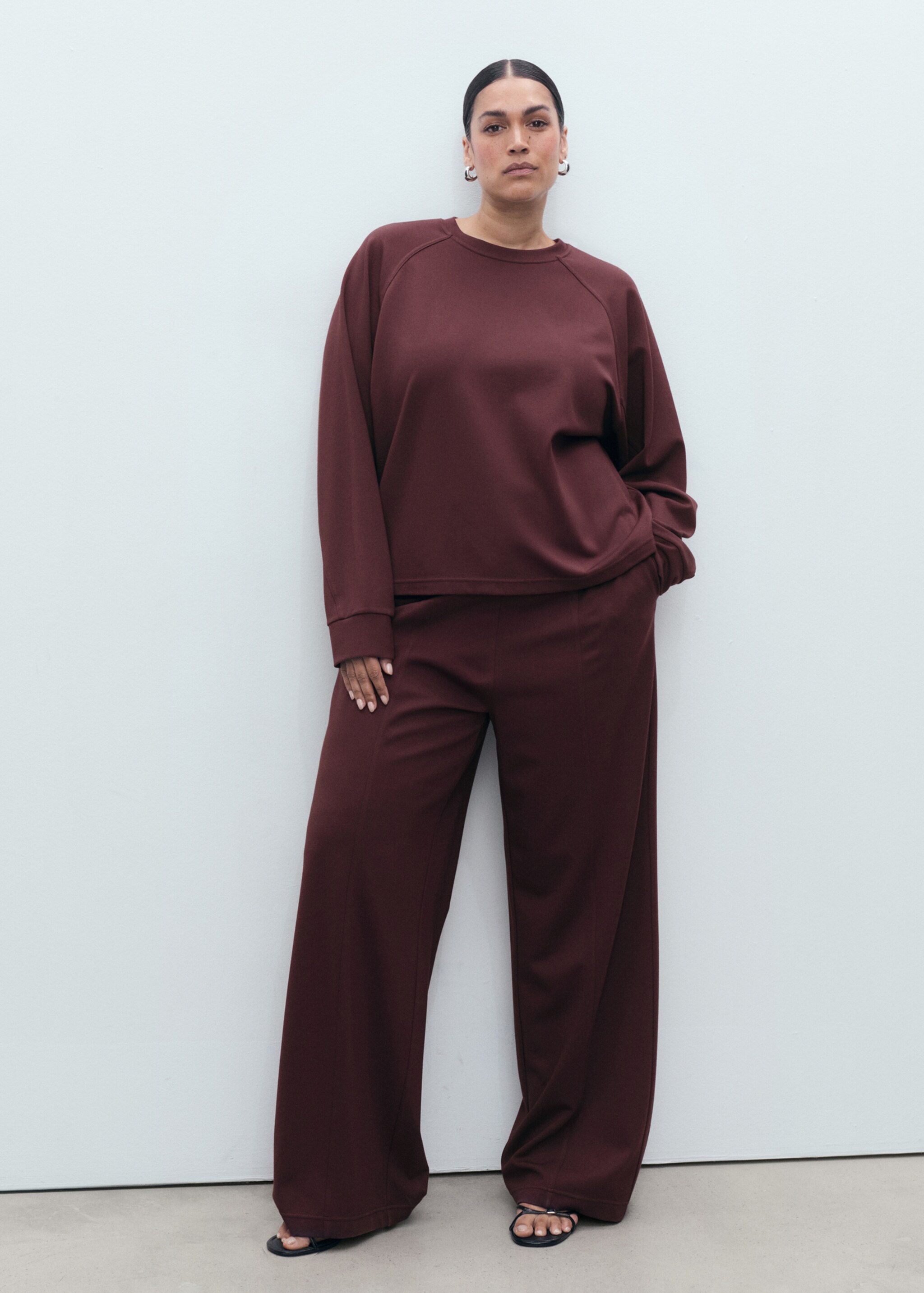 Bluza z okrągłym dekoltem - Szczegóły artykułu 3, Burgund. Ref: 17074097-00.