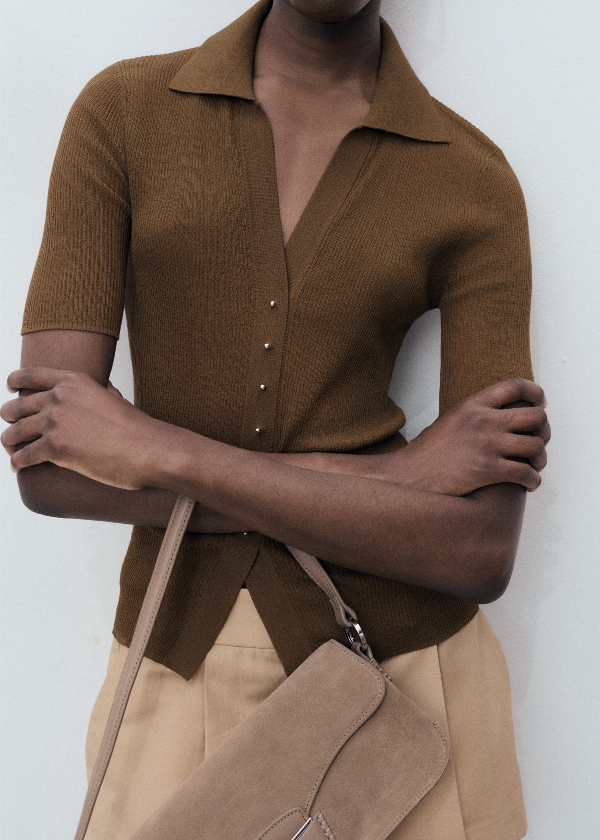 Ribbed polo collar jumper - Details of the article 6, Chocolate. Ref: 17074102-00.