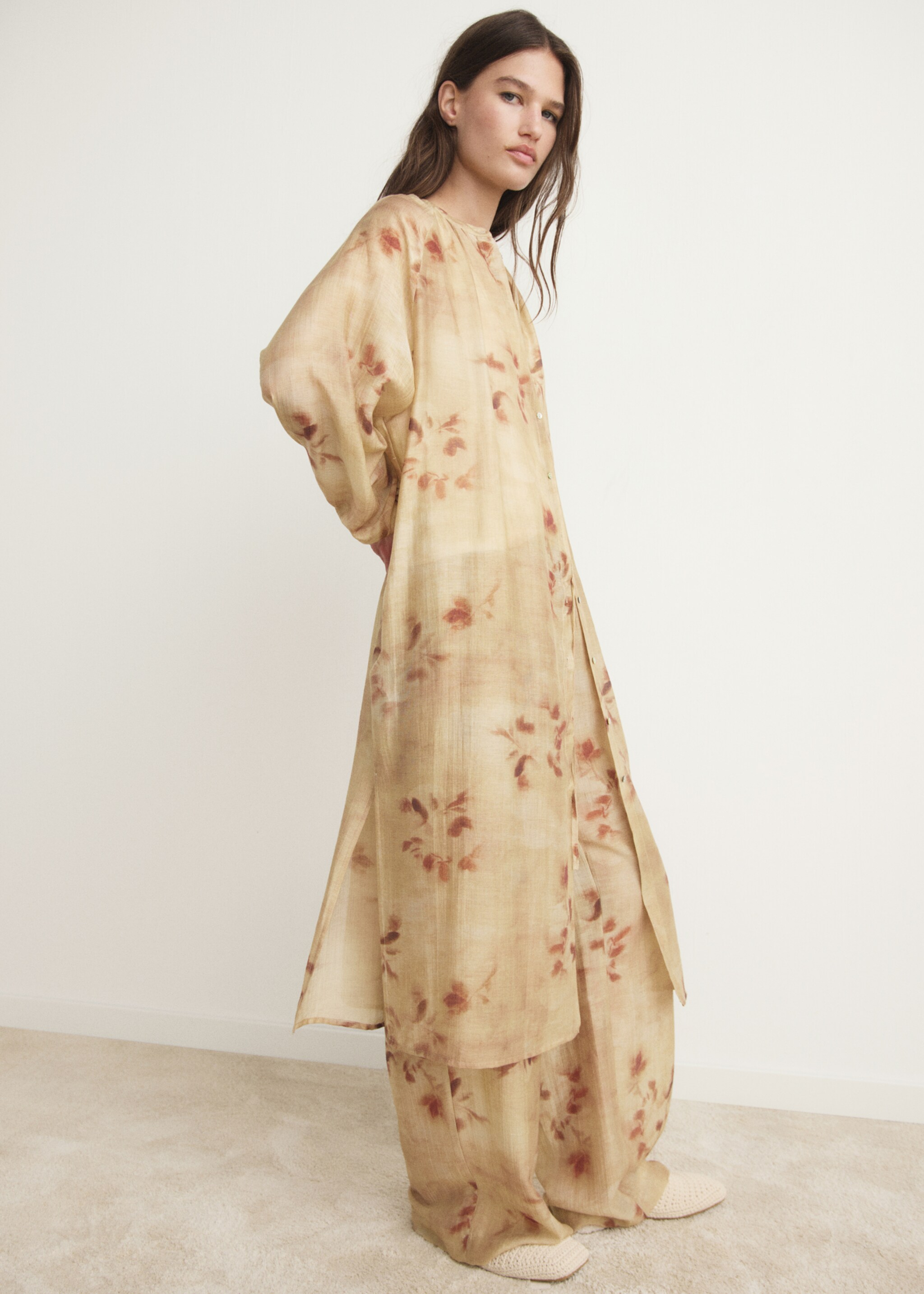 Bladprint caftan - Detail van het artikel 2, Zand. Ref: 17074103-00.