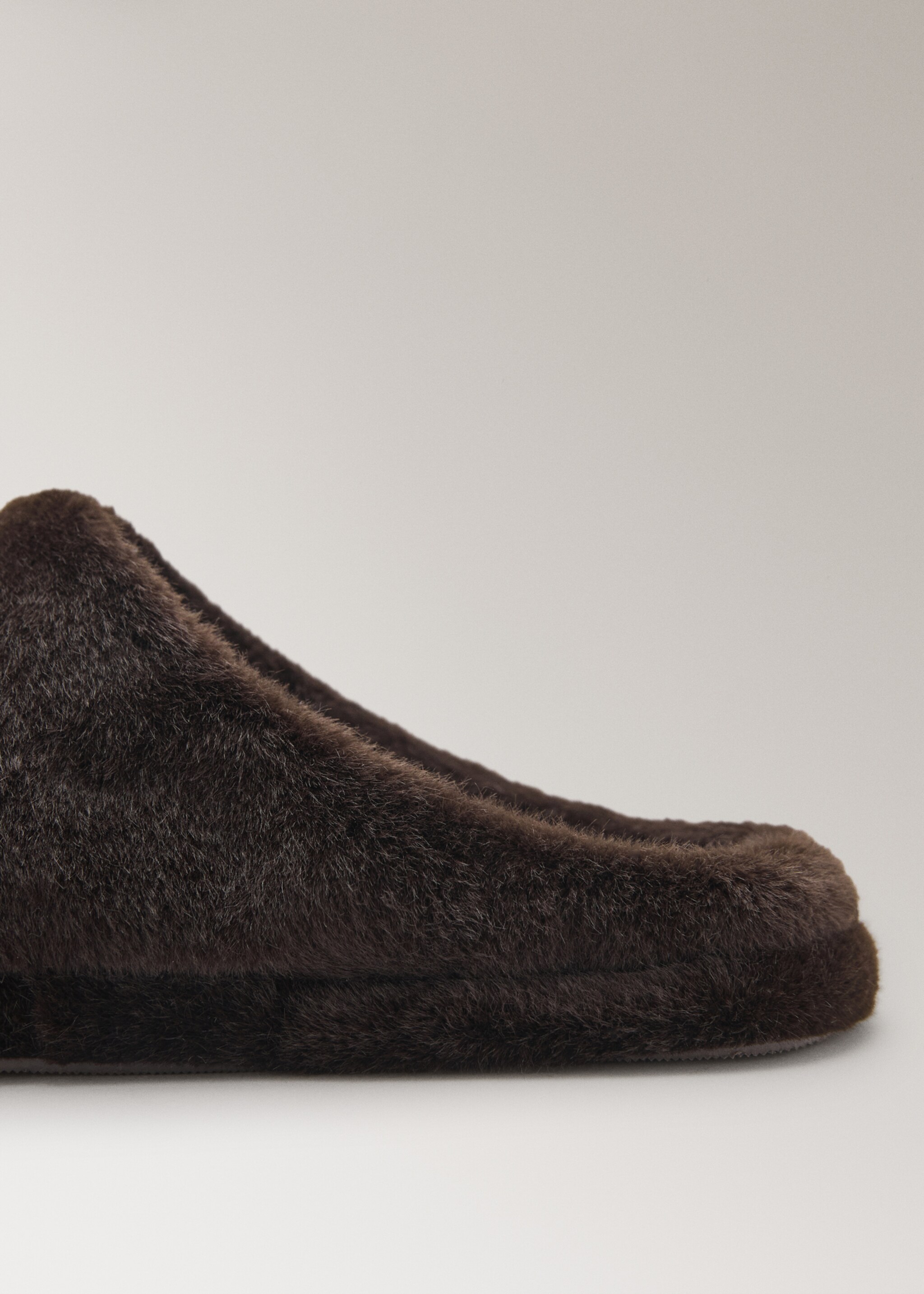 Fur mule slippers with stitching detail - Details of the article 1, Chocolate. Ref: 17074105-00.