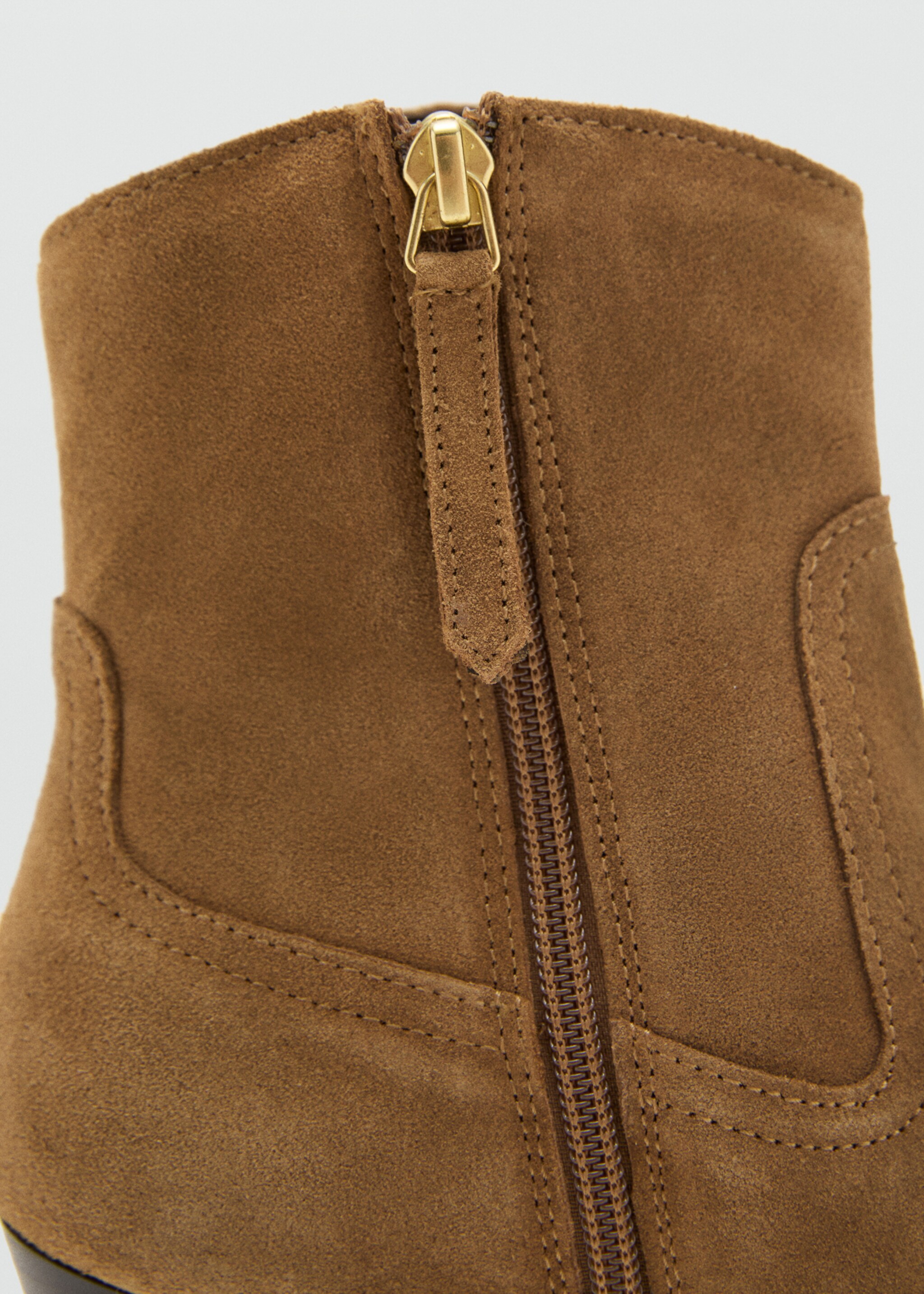 Suede block-heel boots - Details of the article 3, Tobacco Brown. Ref: 17074116-00.