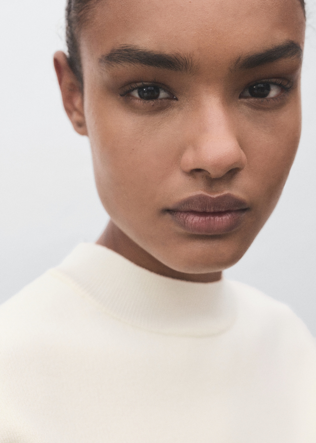 Short-sleeved fine-knit sweater - image 4