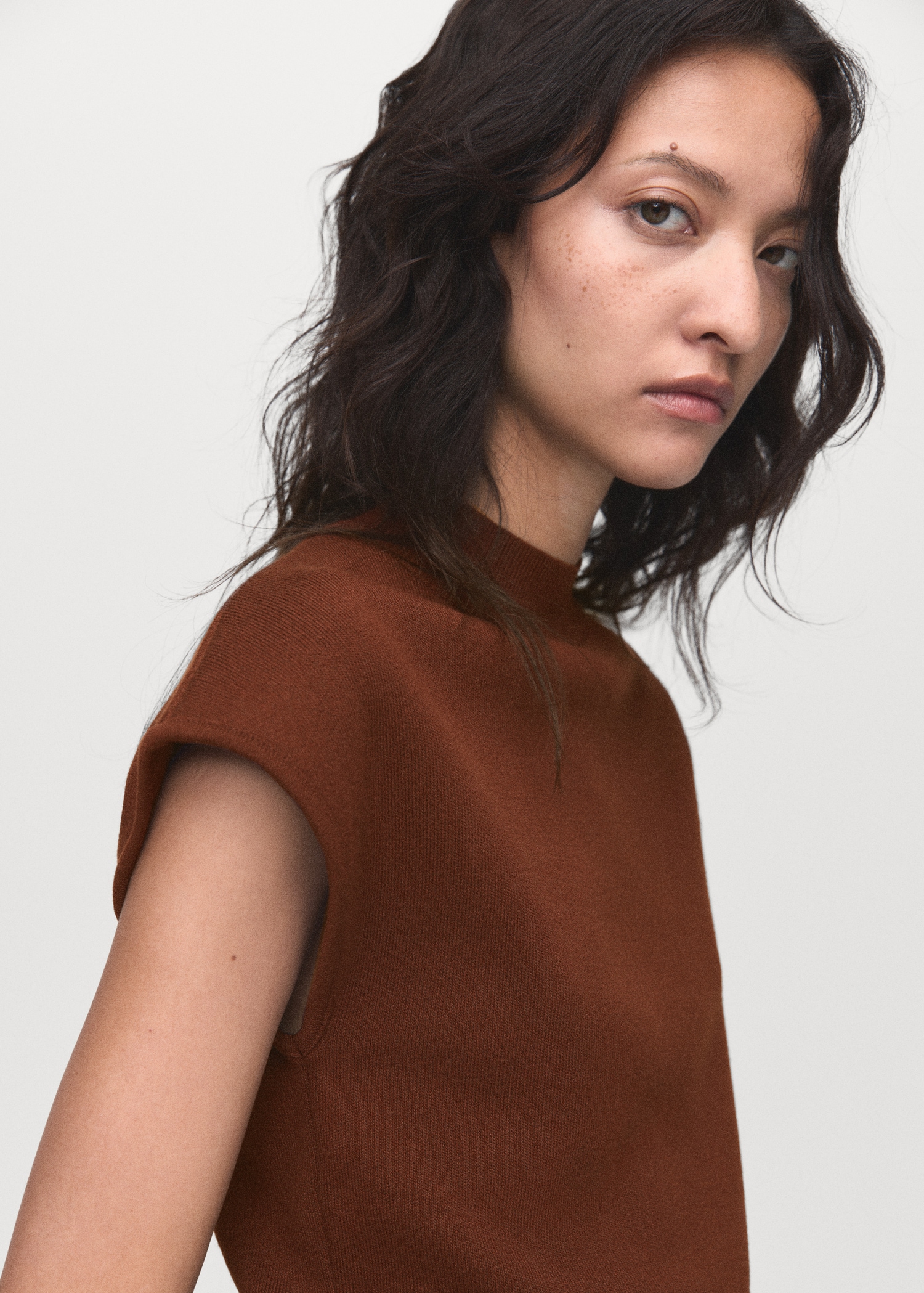 Short-sleeved fine-knit sweater - Women | MANGO USA
