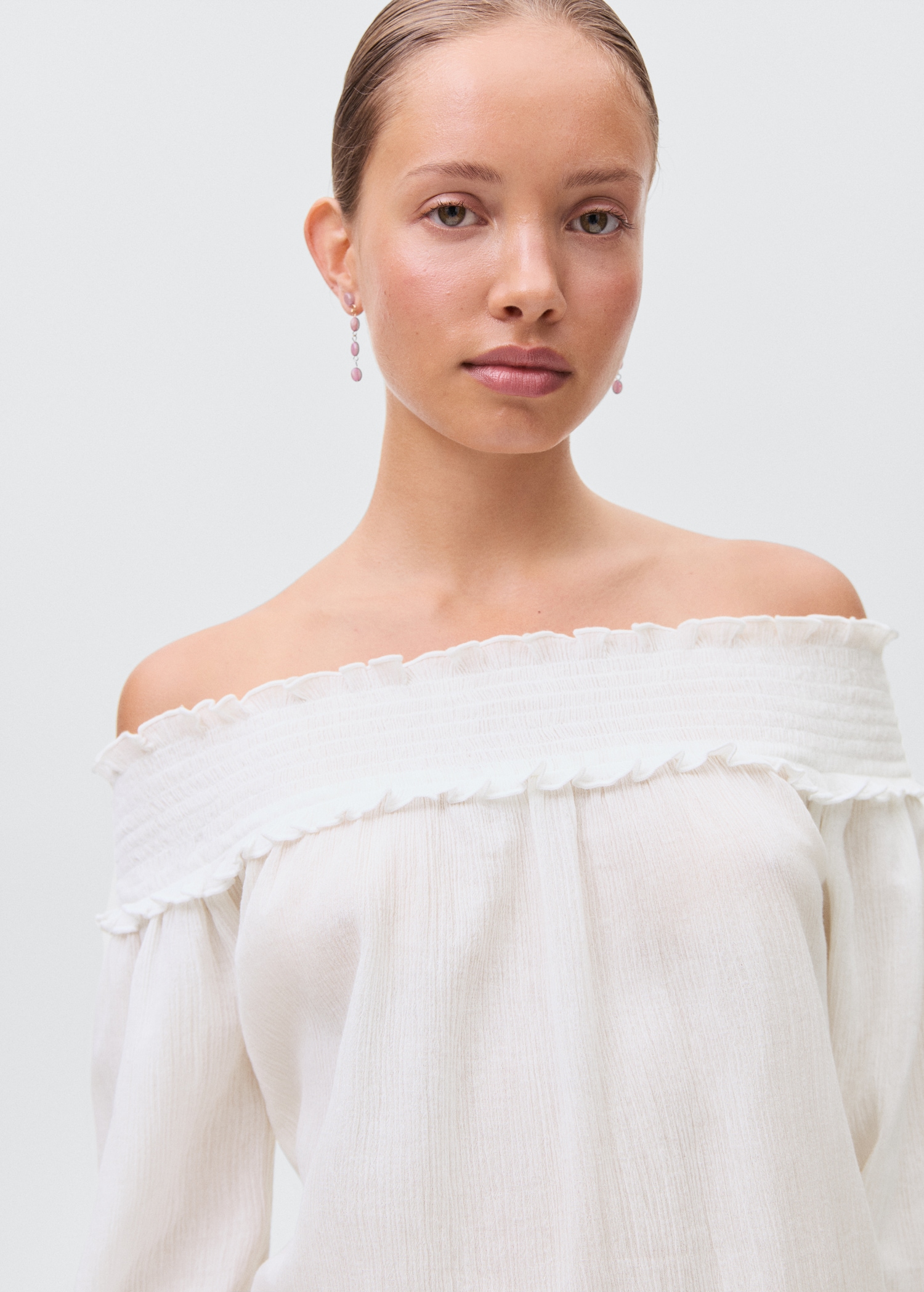 Strapless blouse with ruffled panel - Details of the article 1