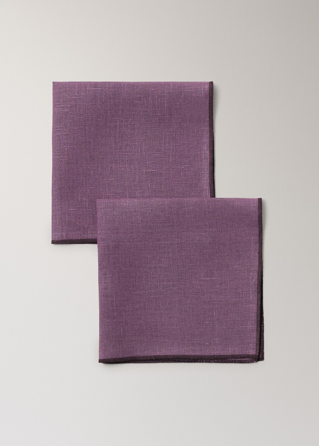 100% linen napkins with contrasting overlock stitching