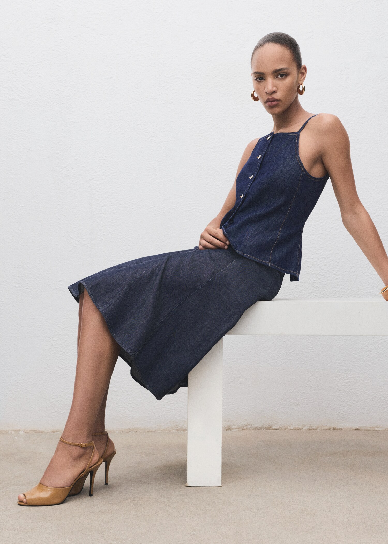 Buttoned denim top - Details of the article 2
