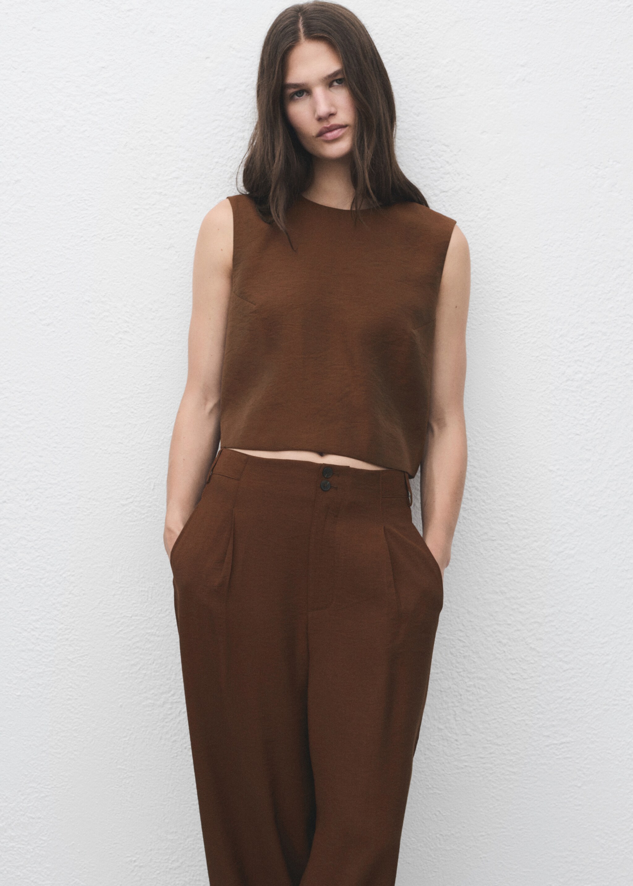 Straight-fit pleated trousers - Details of the article 1, Brown. Ref: 17074142-00.