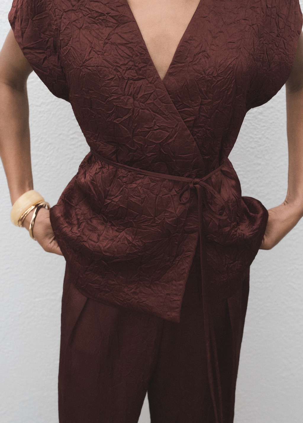 Double-breasted crinkled-effect vest