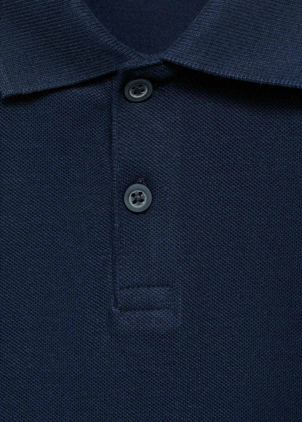 Buttoned knitted polo shirt