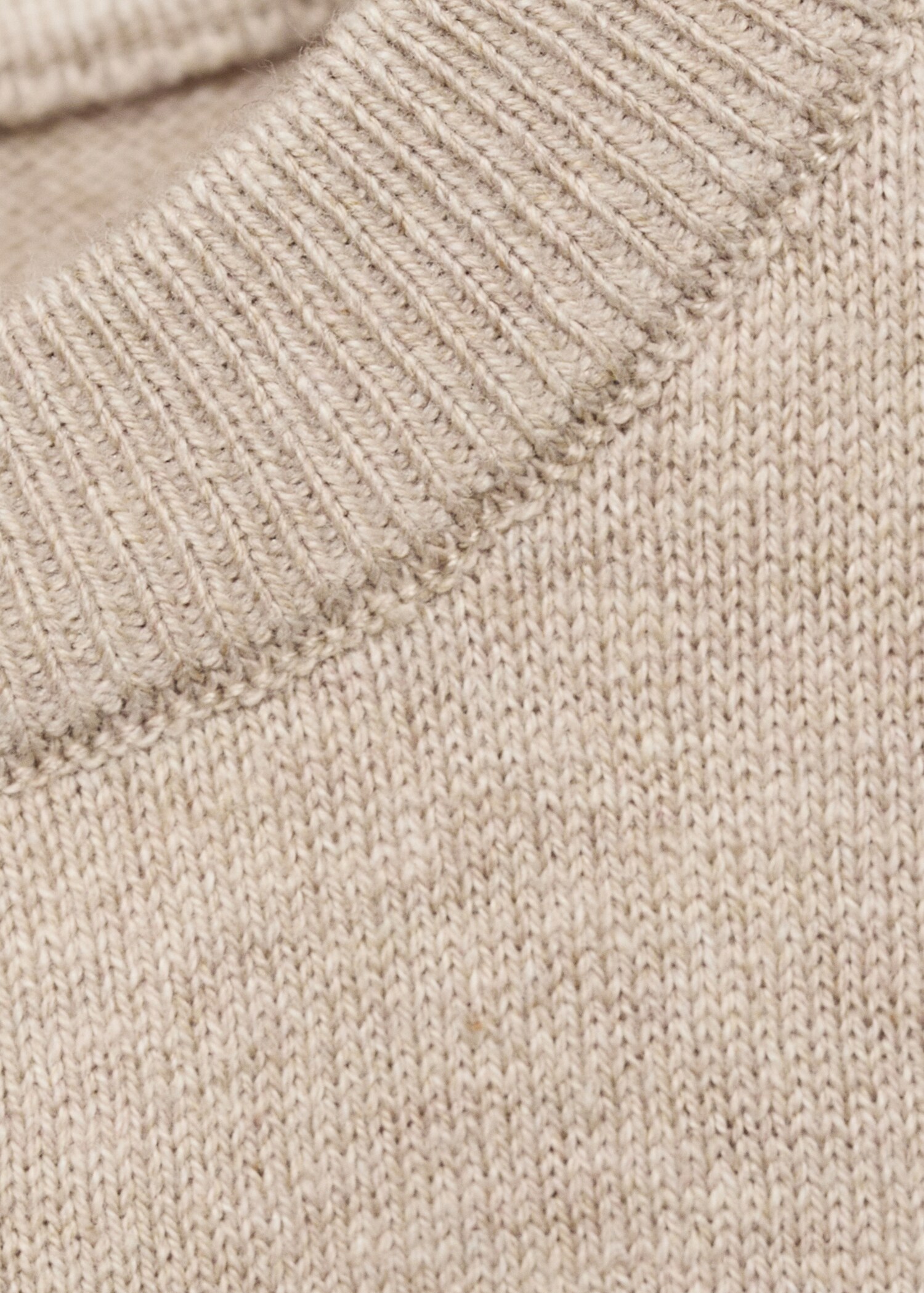 Knitted sweater with ribbed details - Details of the article 8
