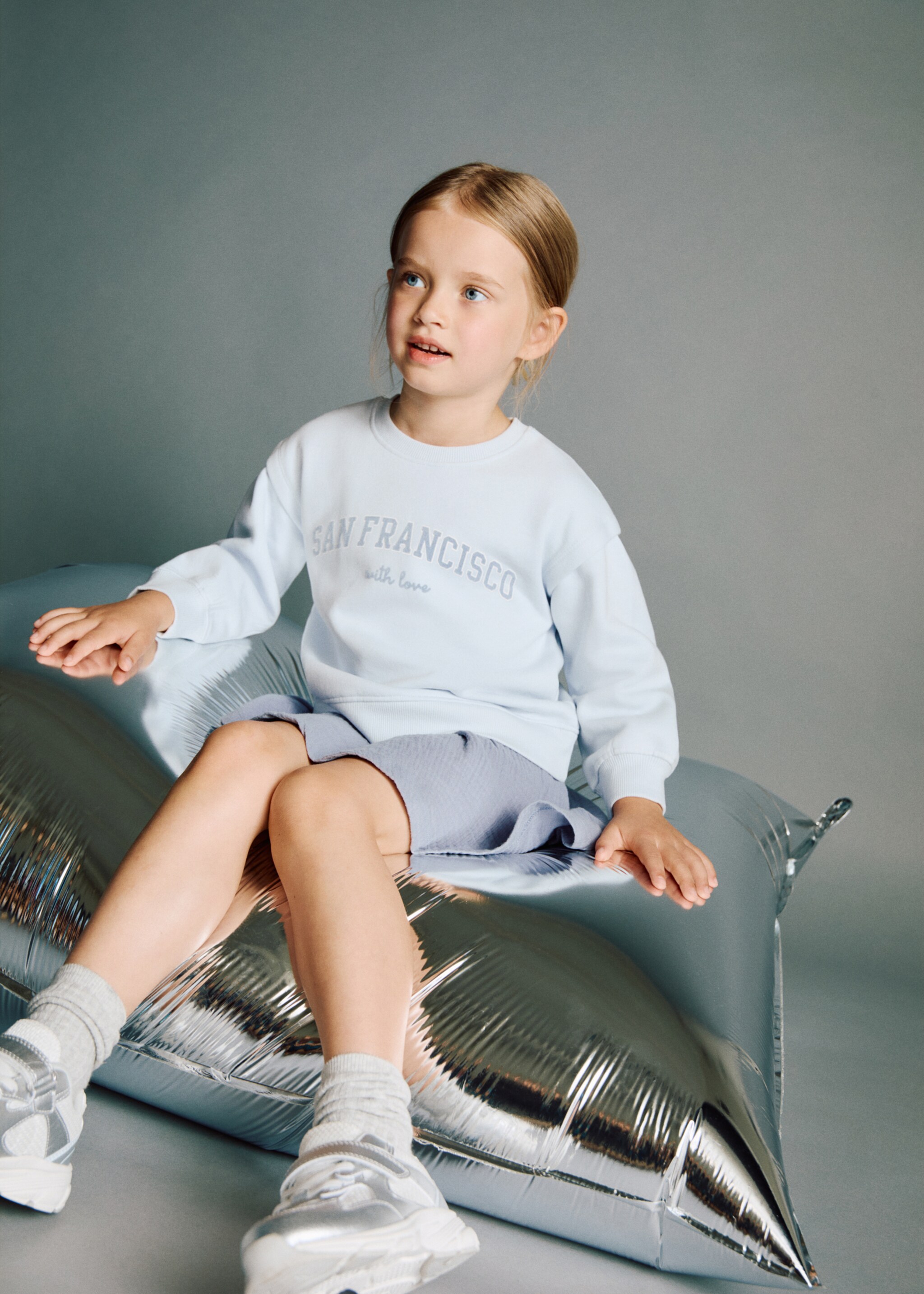Robe Sweat-shirt combinée - Plan moyen, Bleu ciel. Ref: 17074424-00.