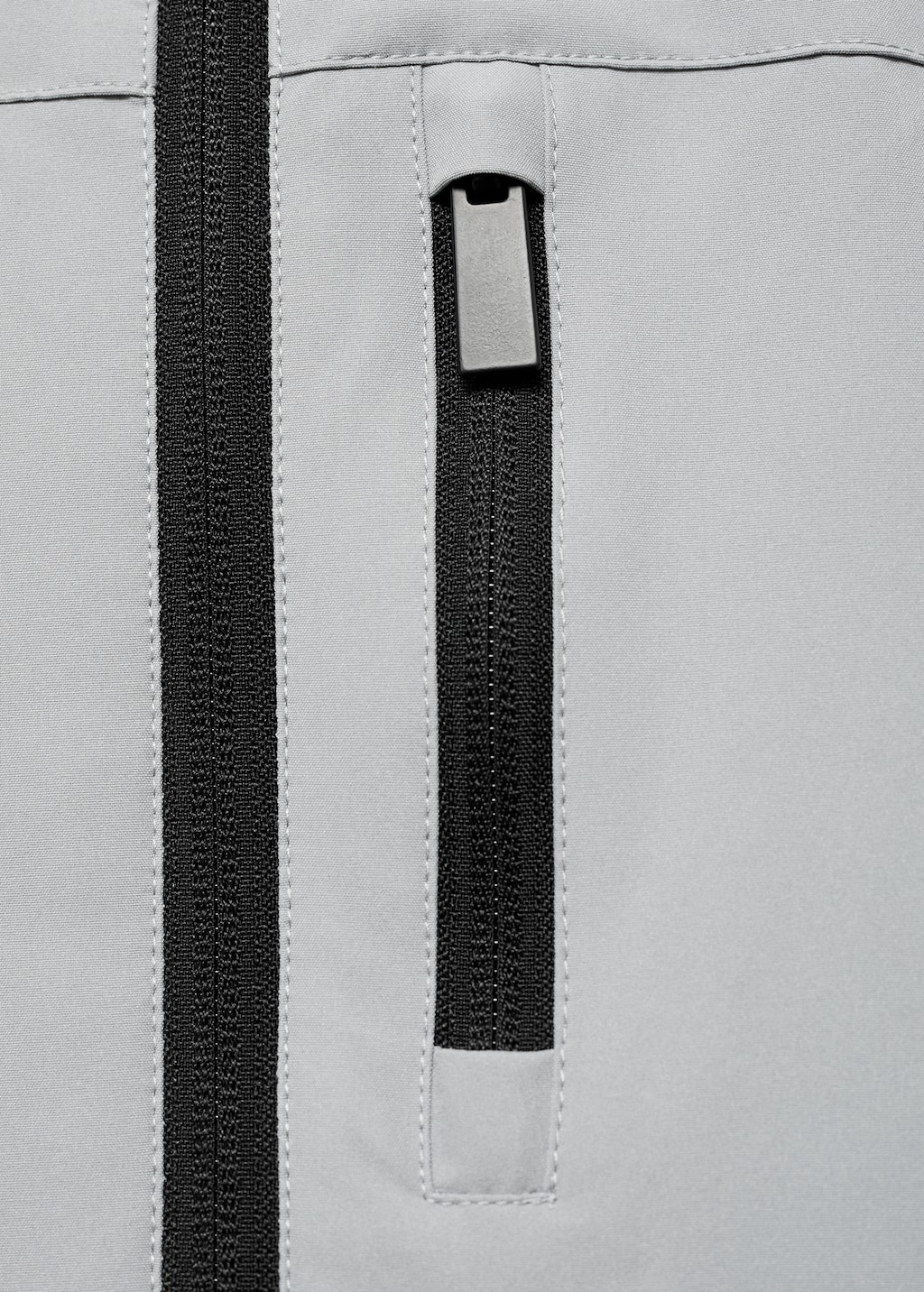 Hooded water-repellent coat