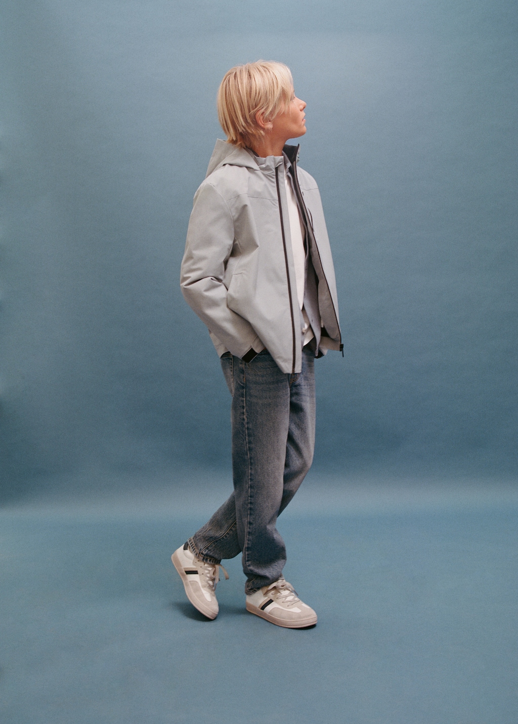 Hooded water-repellent coat