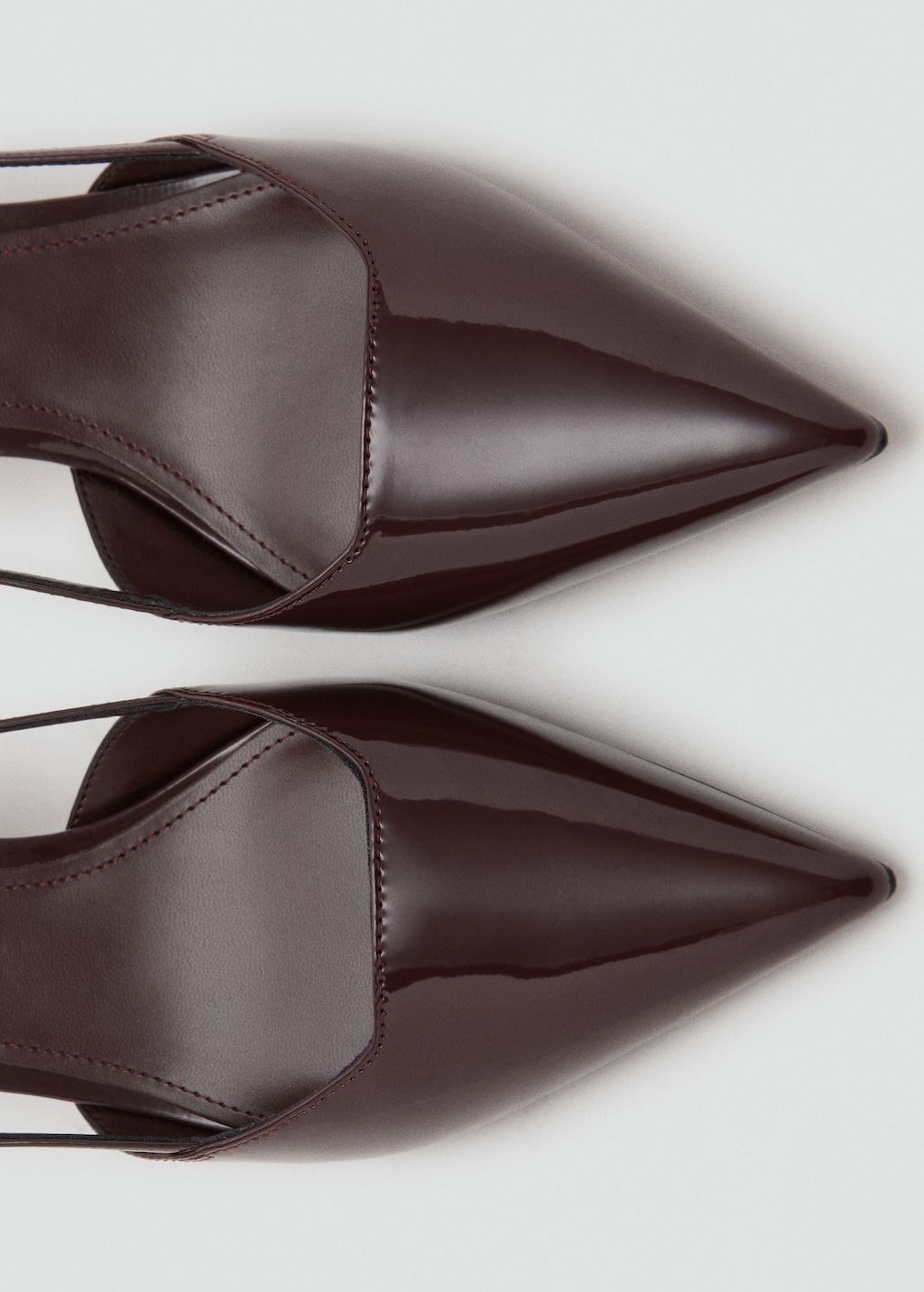 Kitten-heel patent leather shoes