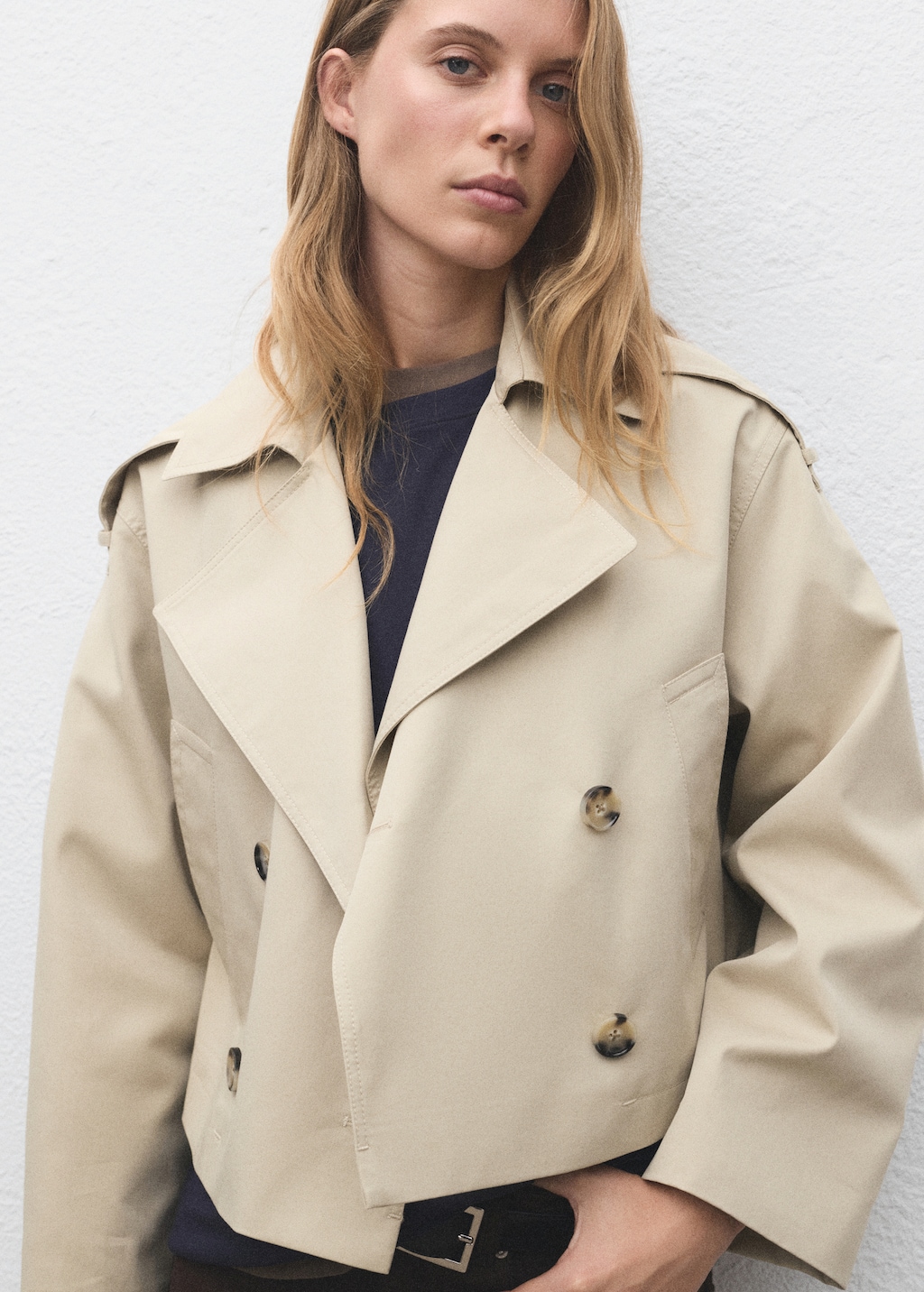Trench crop doble botonadura