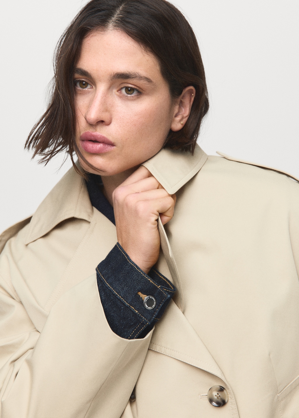 Mango Double-breasted cropped trench coat