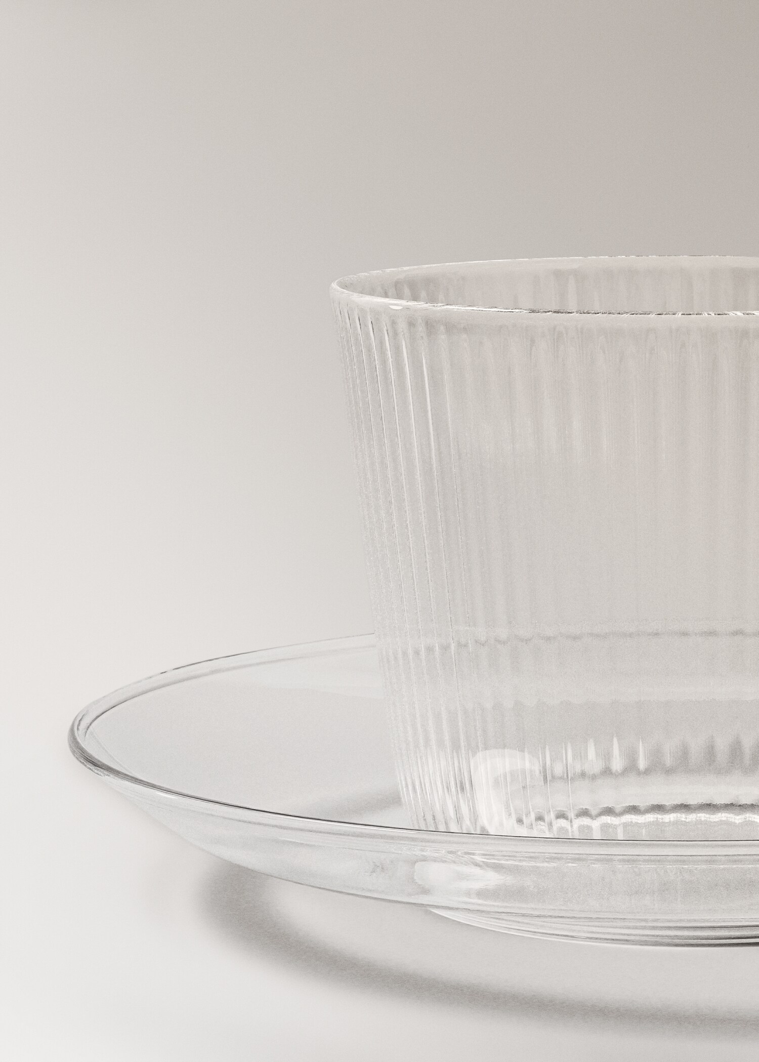 Cappuccino cup with borosilicate saucer, embossed stripes - Detaljer om artikeln 2