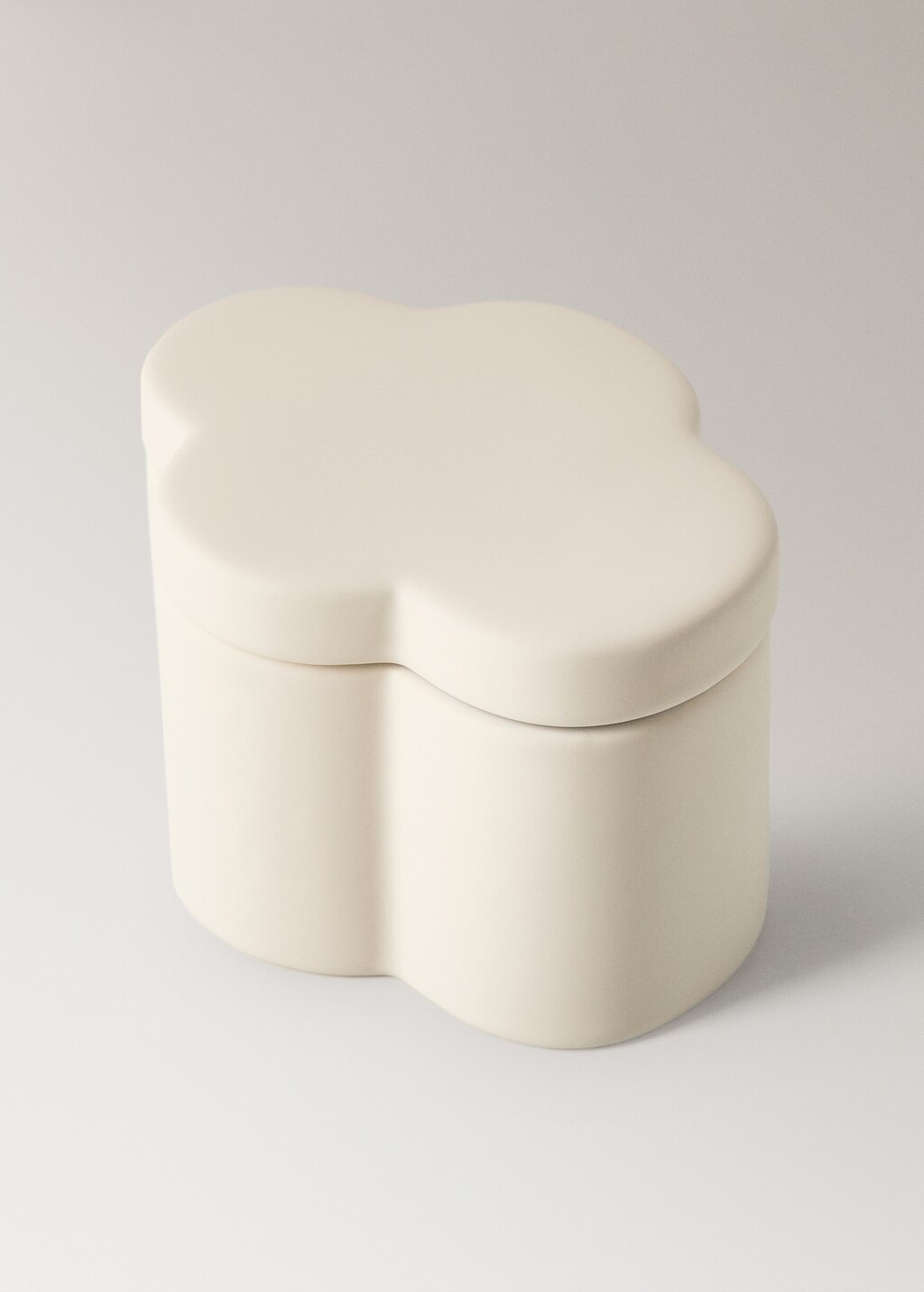 Cloud-shaped stoneware bathroom box