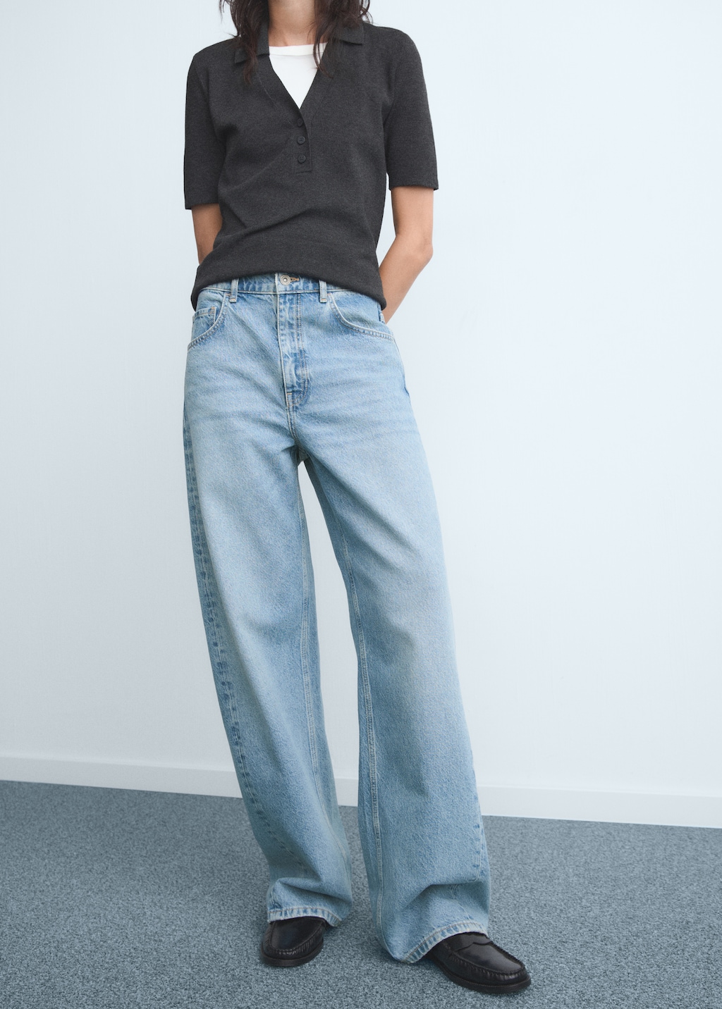 Mid-rise rinse-wash barrel jeans